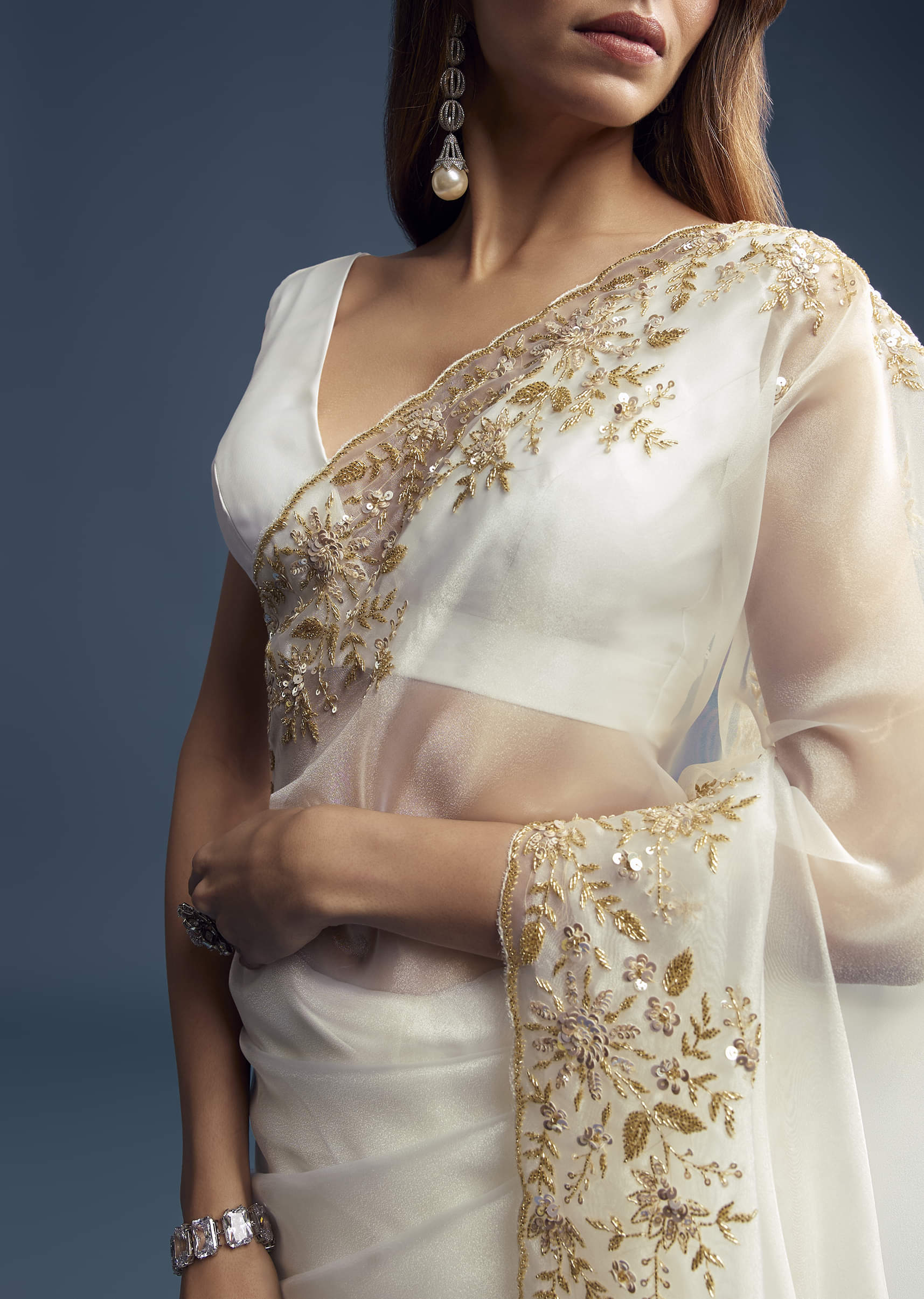 white-tissue-saree-with-floral-cutdana-embroidery-sg328002-2.jpg