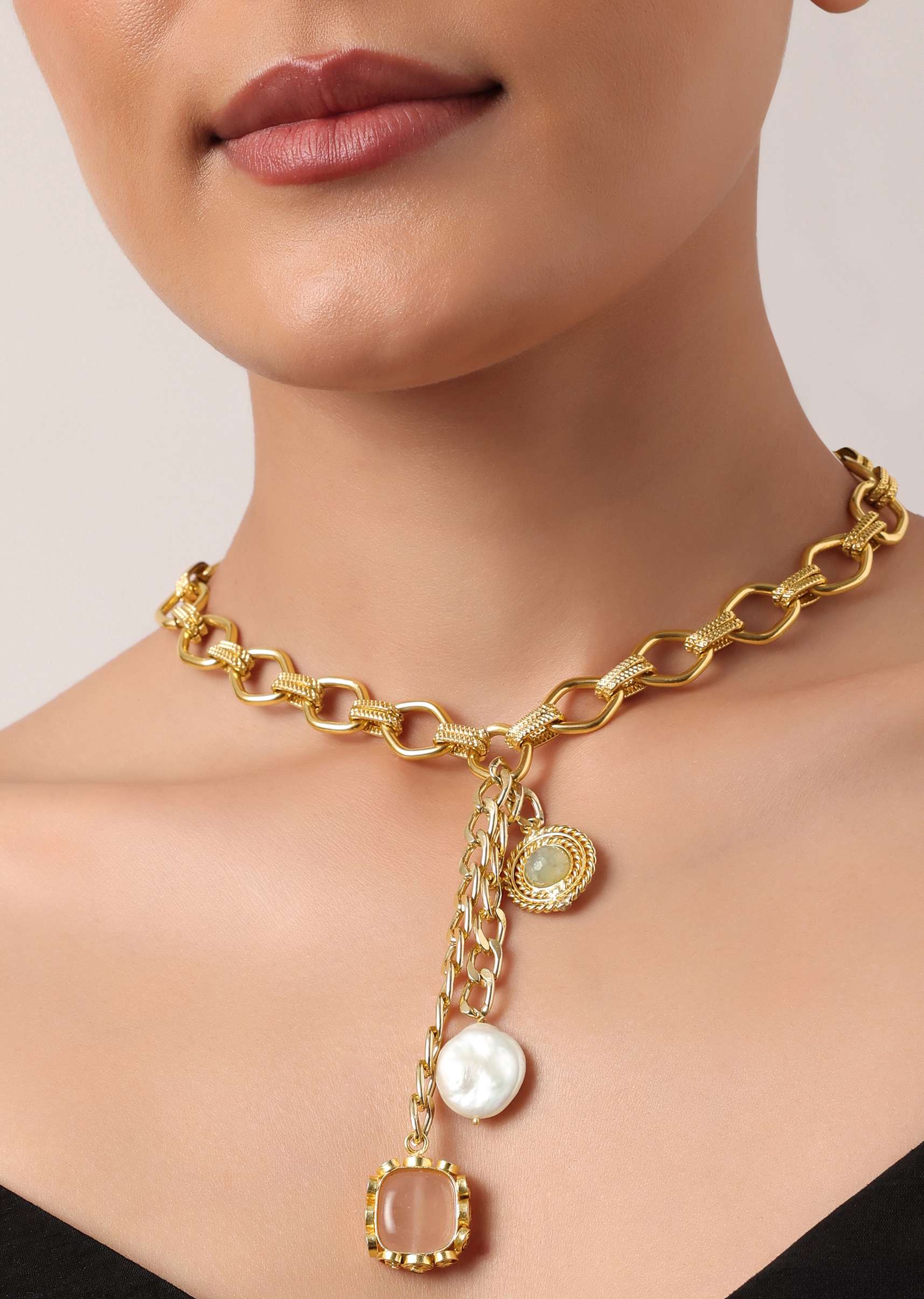 white_and_gold_finish_pendant_short_necklace_with_pearls-sg166087_2_0fb90a54-4a42-4c6f-8e33-8acfa99f33d8.jpg