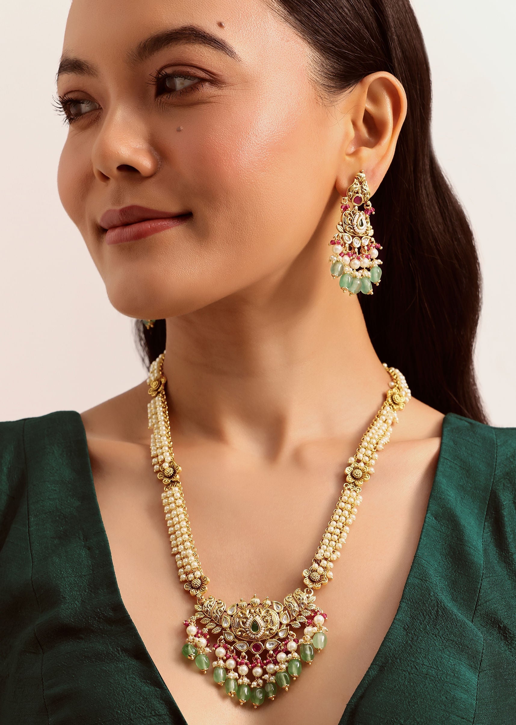 white_and_green_temple_necklace_set-sg255616_3_2f689291-68a3-4f58-9d8e-914b7f834617.jpg