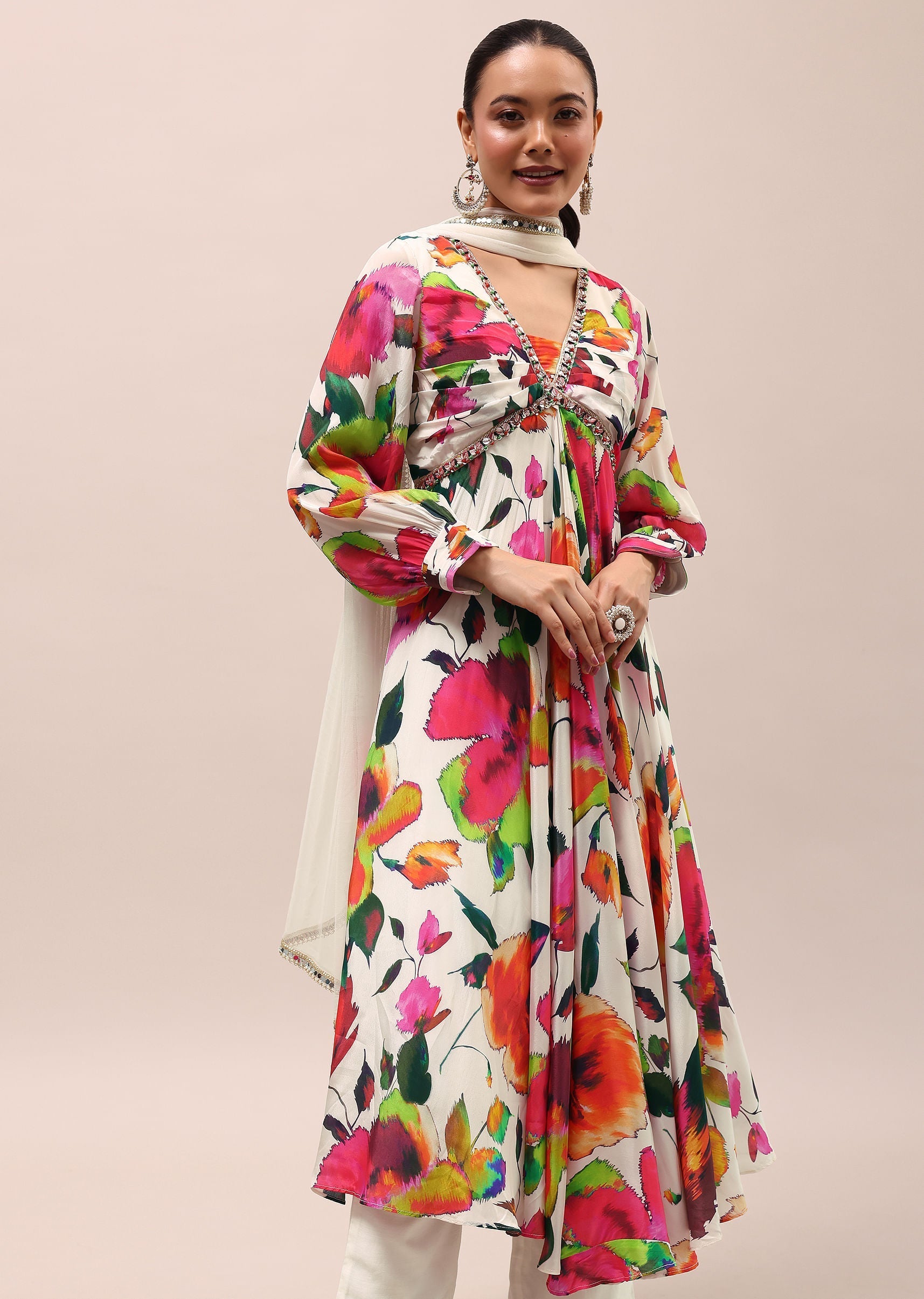 white_embroidered_silk_kurta_set_with_dupatta-sg235233_5_73944dcc-9c68-42e3-bf82-dd85ed1a7554.jpg