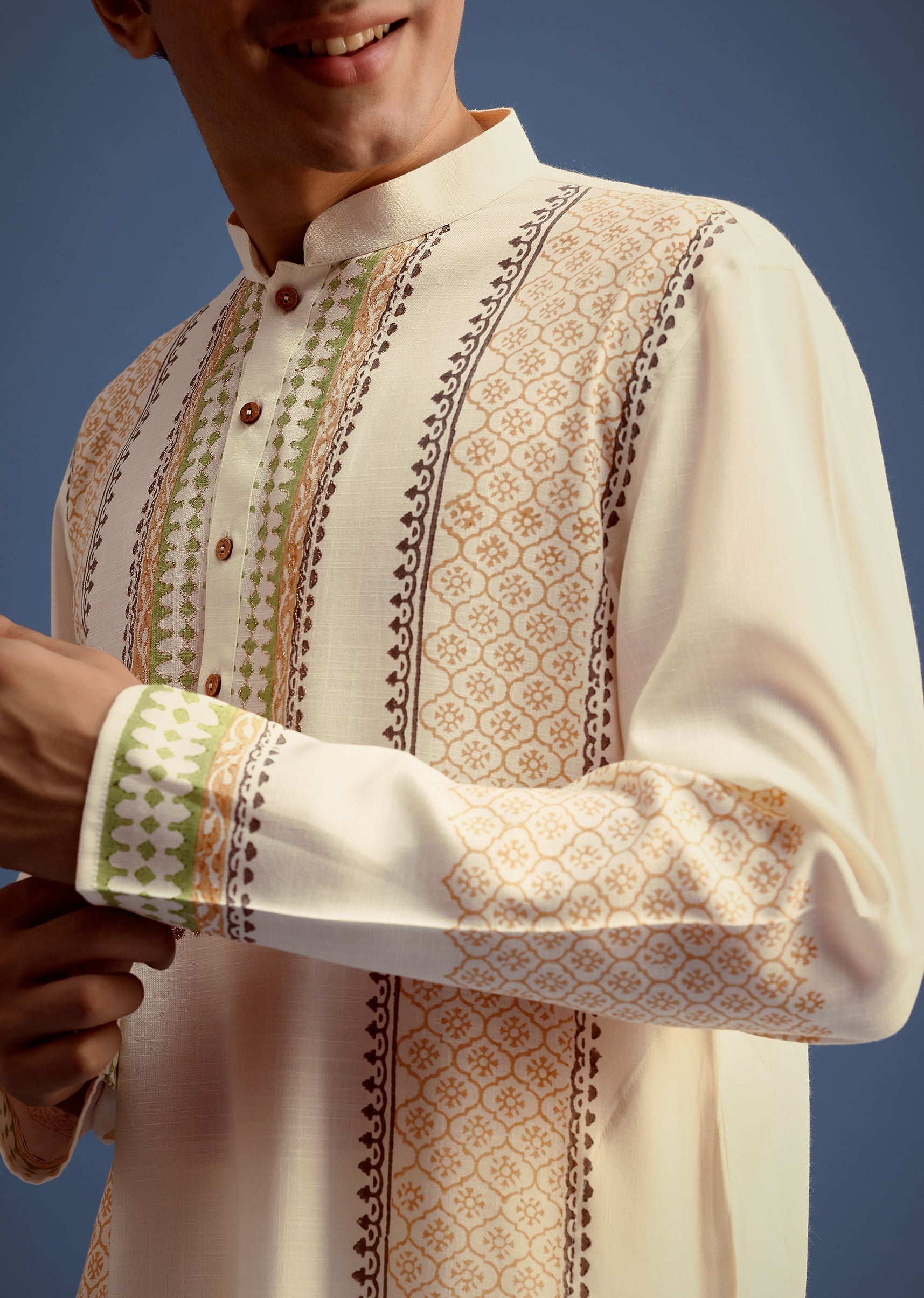 white_hand_block_printed_kurta_set_with_zari_embroidery-sg236974_4_e00148df-a12a-43ea-a3e4-e9e0beda4e3c.jpg