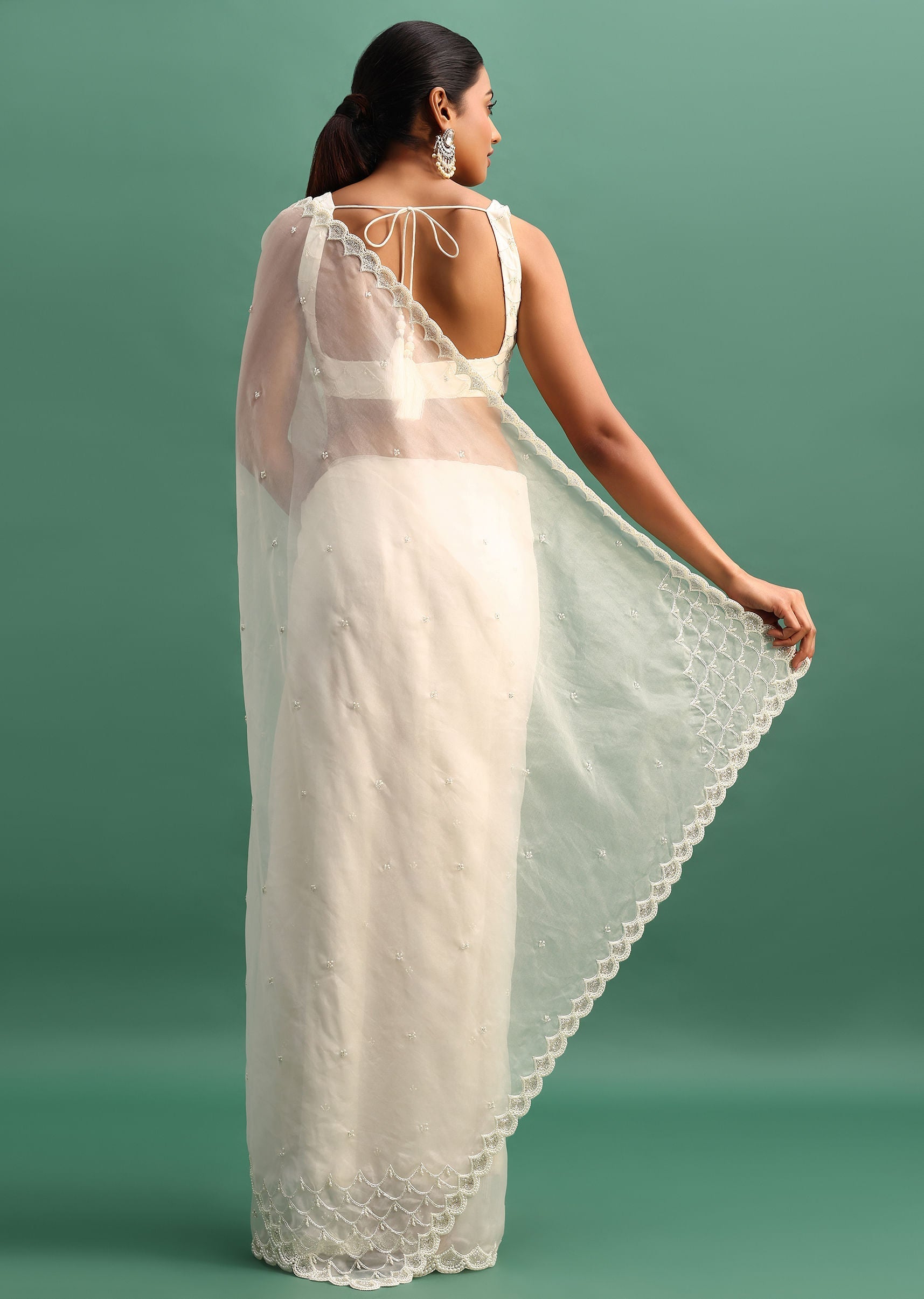 white_organza_saree_with_beads_and_cutdana_embroidery_and_un-sg224700_3_15763c15-69cc-4528-9bf2-ef48eb3527f8.jpg