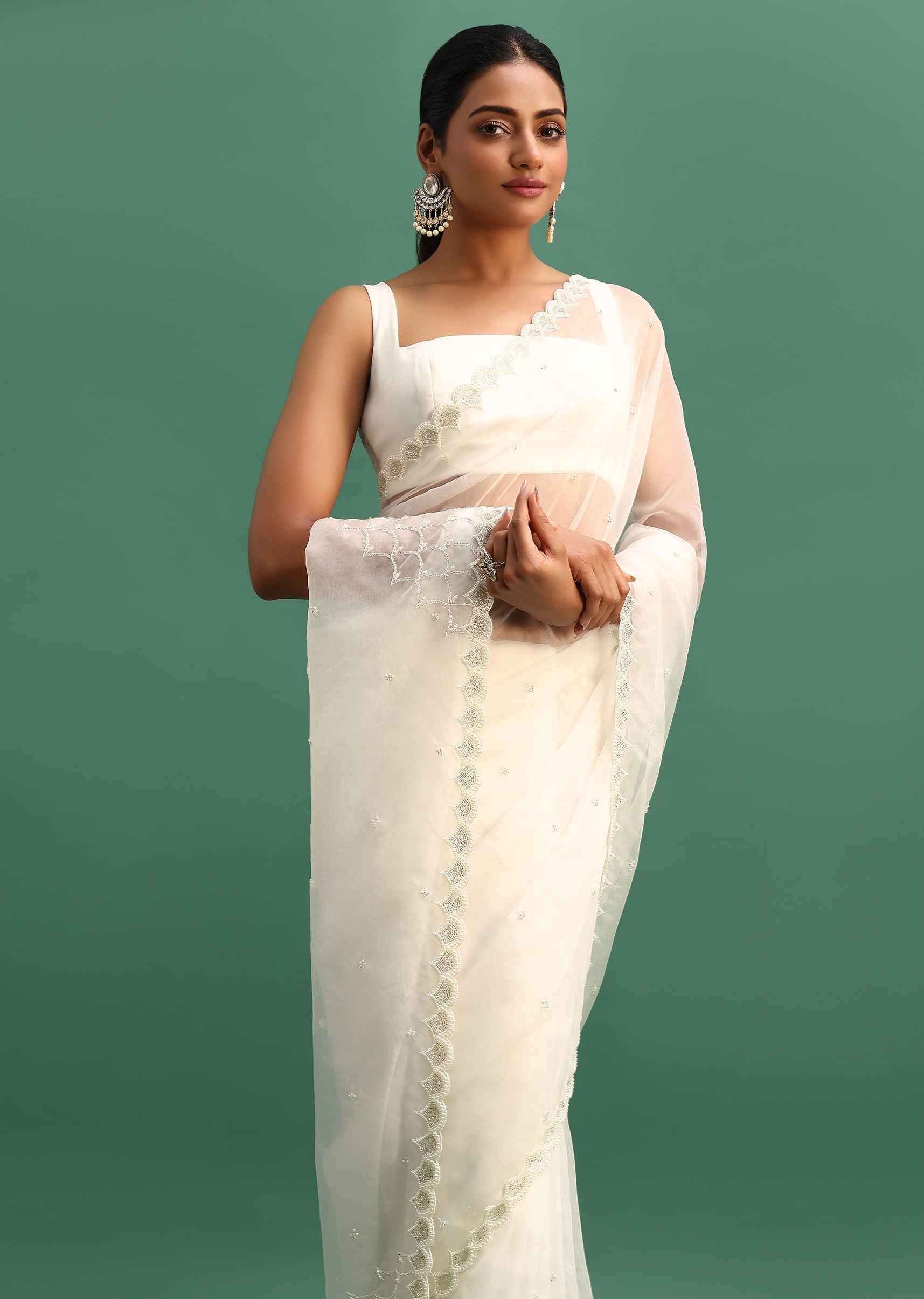 white_organza_saree_with_beads_and_cutdana_embroidery_and_un-sg224700_6_fd78b767-feaa-4d98-995c-a5fff829087e.jpg