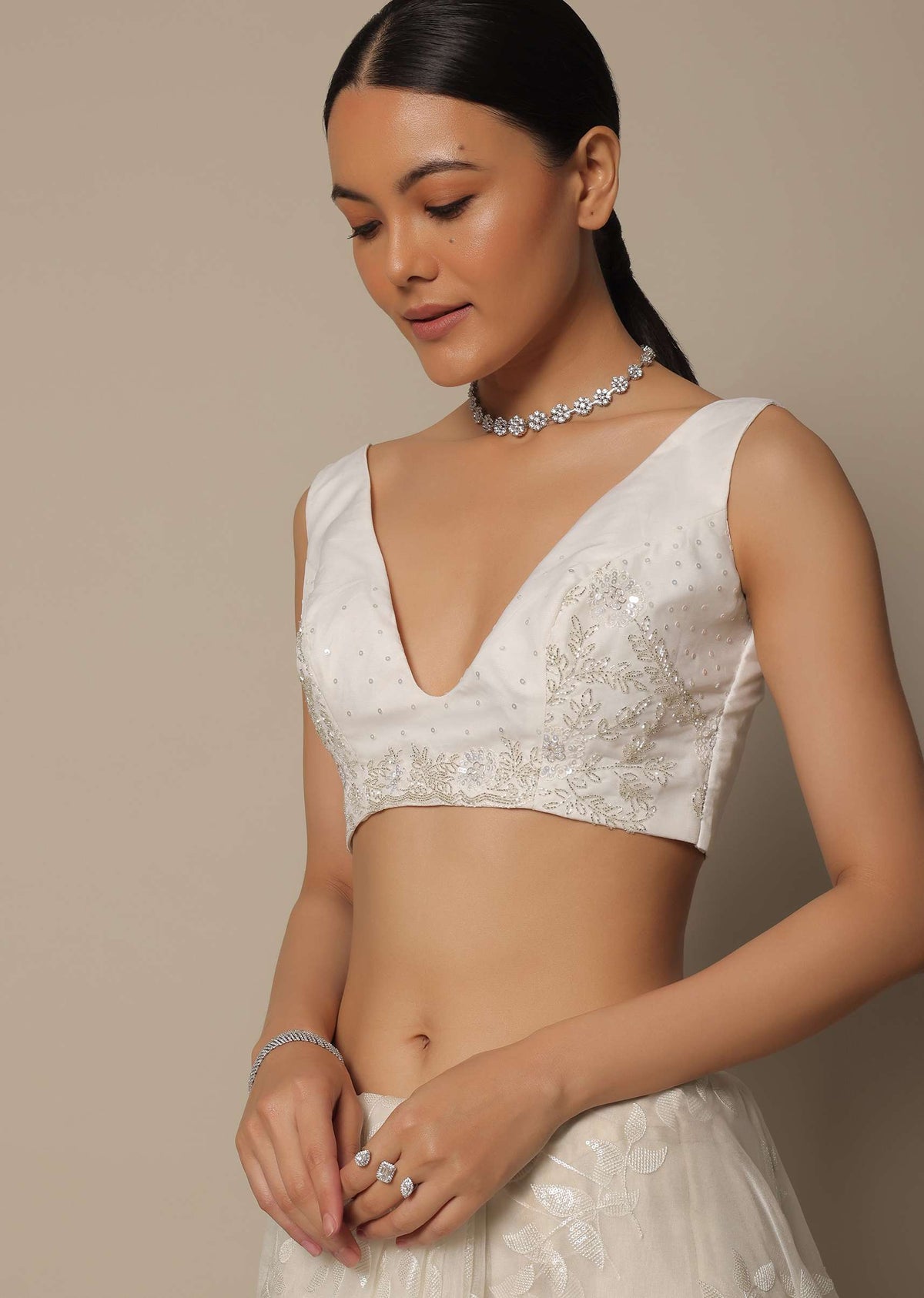 white_organza_saree_with_floral_sequin_work-sg187141_11_f1c4ec74-ab9e-4a24-aaf9-aab541228872.jpg