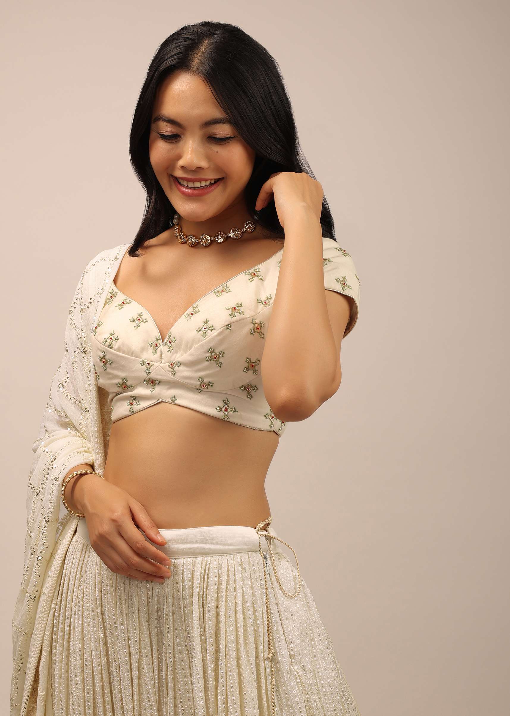 white_padded_blouse_with_golden_zardosi_border-sg100139_2_5e98711a-3e1c-4b74-a734-2c2da9d45dd5.jpg