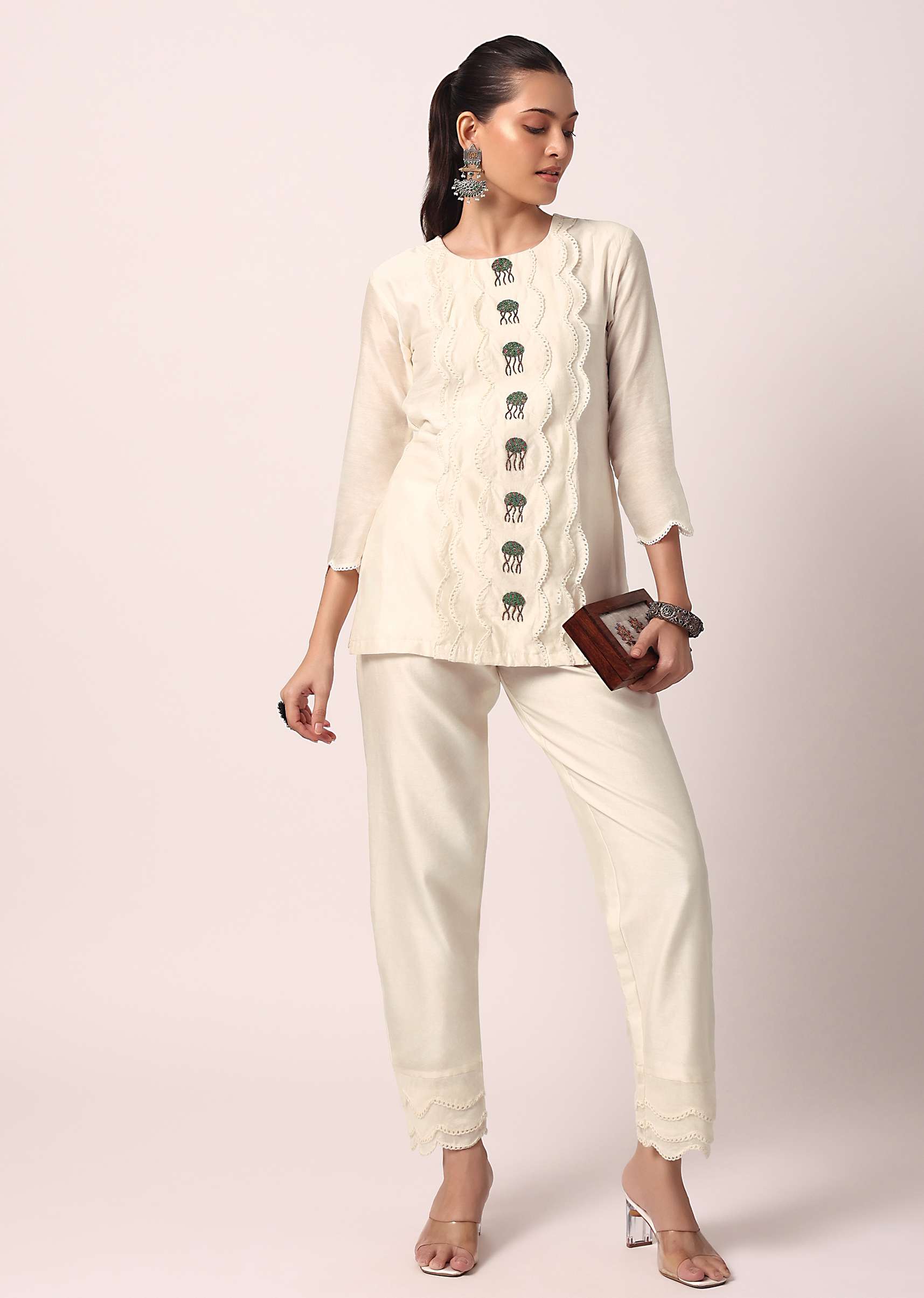 white_pant_set_with_embroidered_kurta-sg211542_12_1d96221e-6bef-4d31-90e6-893efcdc6b01.jpg