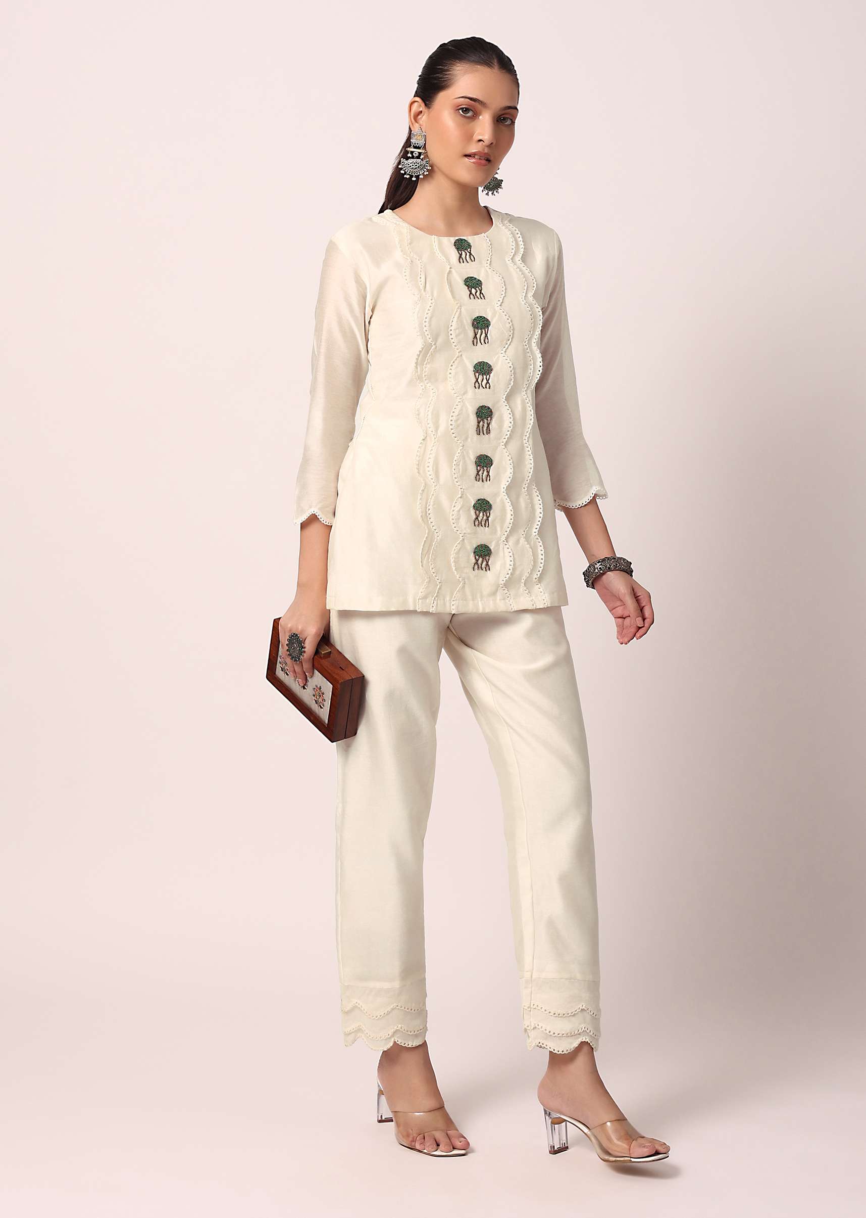 white_pant_set_with_embroidered_kurta-sg211542_9_f432608a-fbc0-4bf1-8121-809445b999ce.jpg