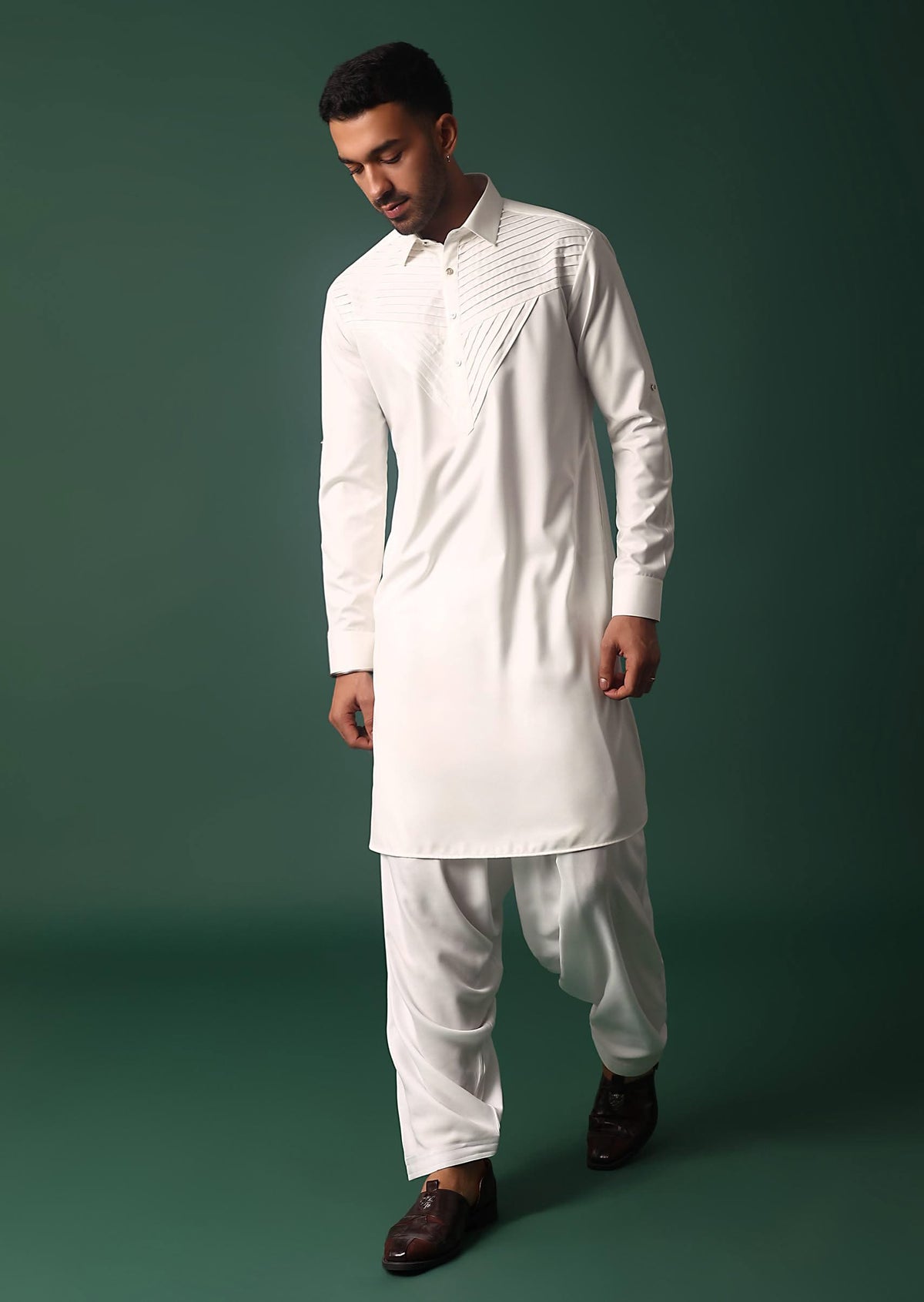 white_pathani_kurta_set_with_pintuck_detailing_work-sg227014_6_26cbbfb0-b0b8-410e-8830-70a52dd12a0a.jpg
