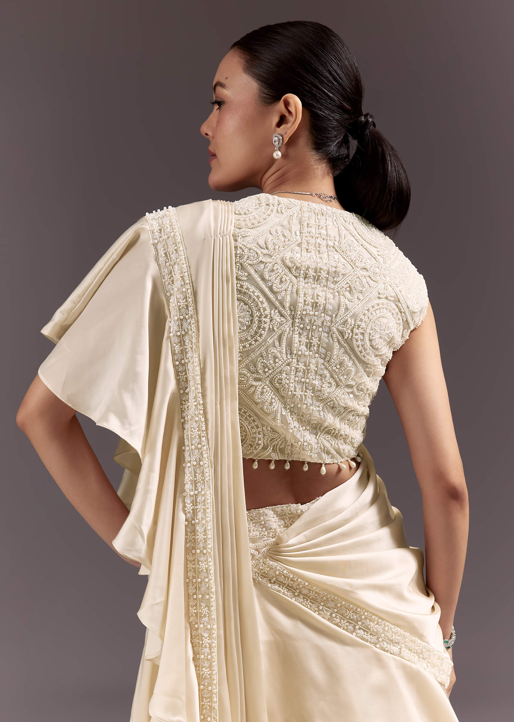 white_satin_frill_style_saree_with-sg328417-1-nosto_7_e097fc1e-0d02-46cf-b2b3-497c0ceb282e.jpg