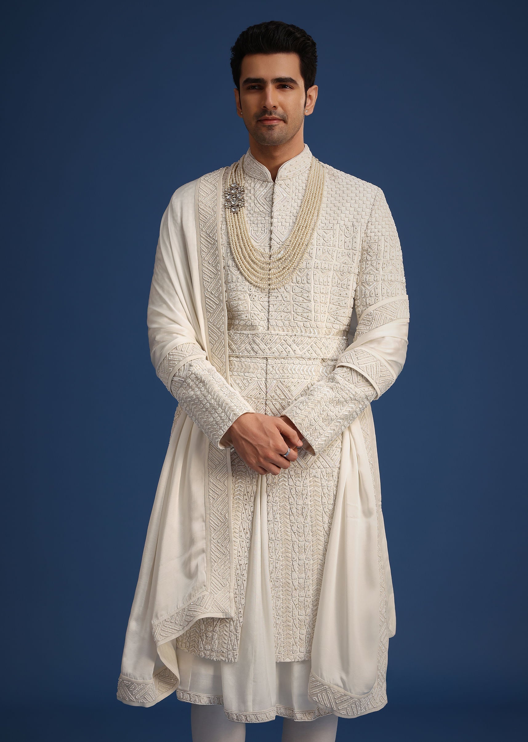 white_silk_embellished_sherwani_set_with_kamarbandh-sg249799_4_6e18e6db-1a96-4b1b-8715-1fc1c46cd964.jpg