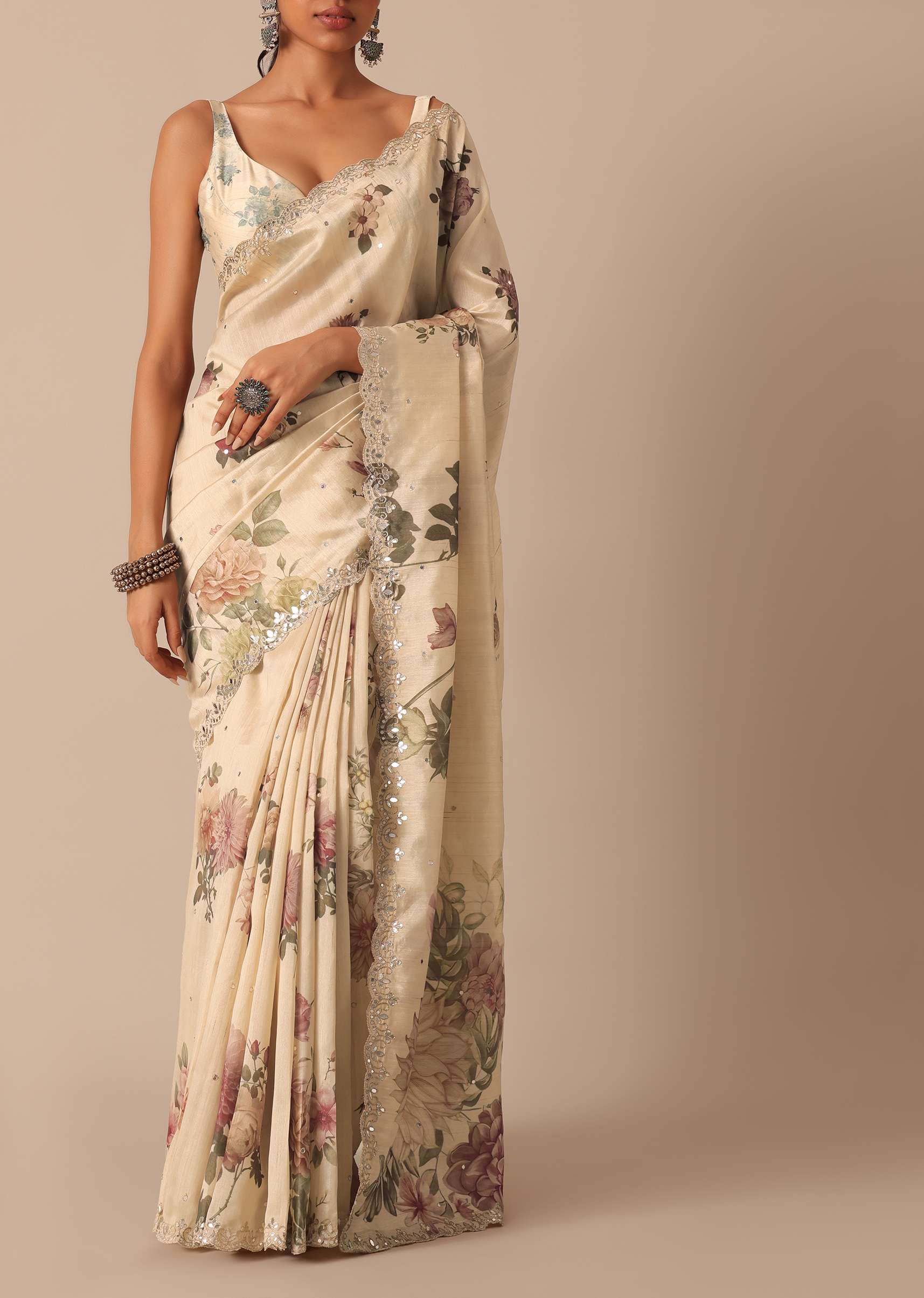 white_tussar_saree_with_scallop-sg182597_10.jpg