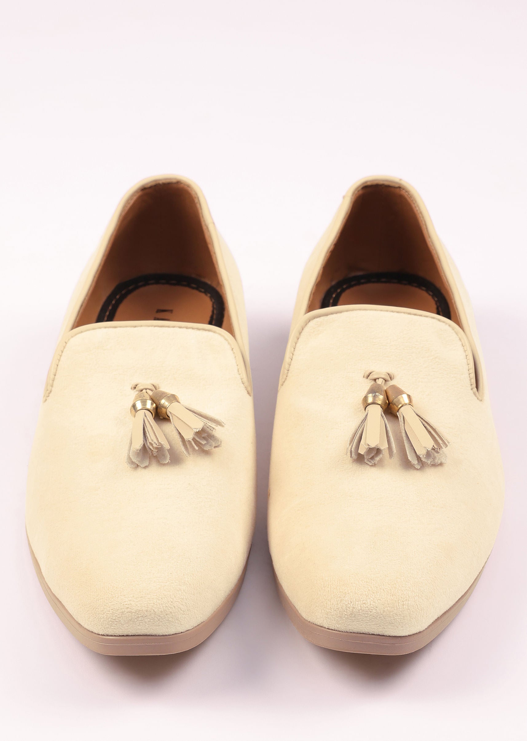 white_velvet_tassel_jutti-sg222842_2_7e4cfbb7-f29f-4558-ab7a-42748859d059.jpg