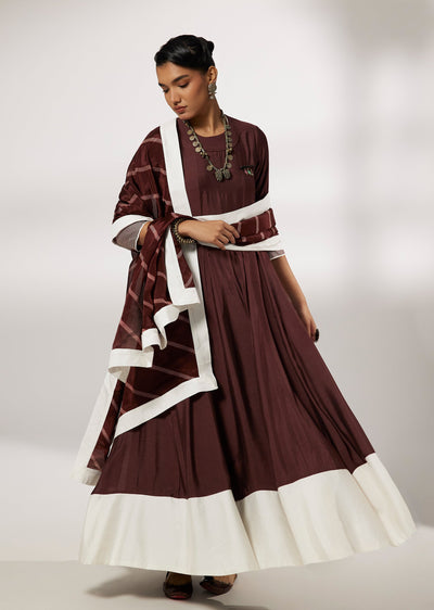 Wine Anarkali Suit with Stone Brooch Detail and Contrasting Border