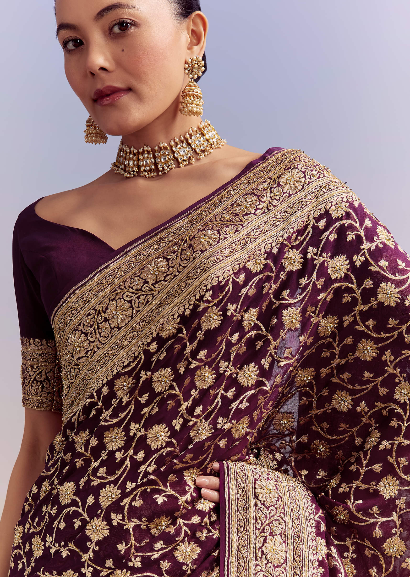 wine-banarasi-silk-saree-with-heavy-zari-and-jaal-work-sg169153-2.jpg