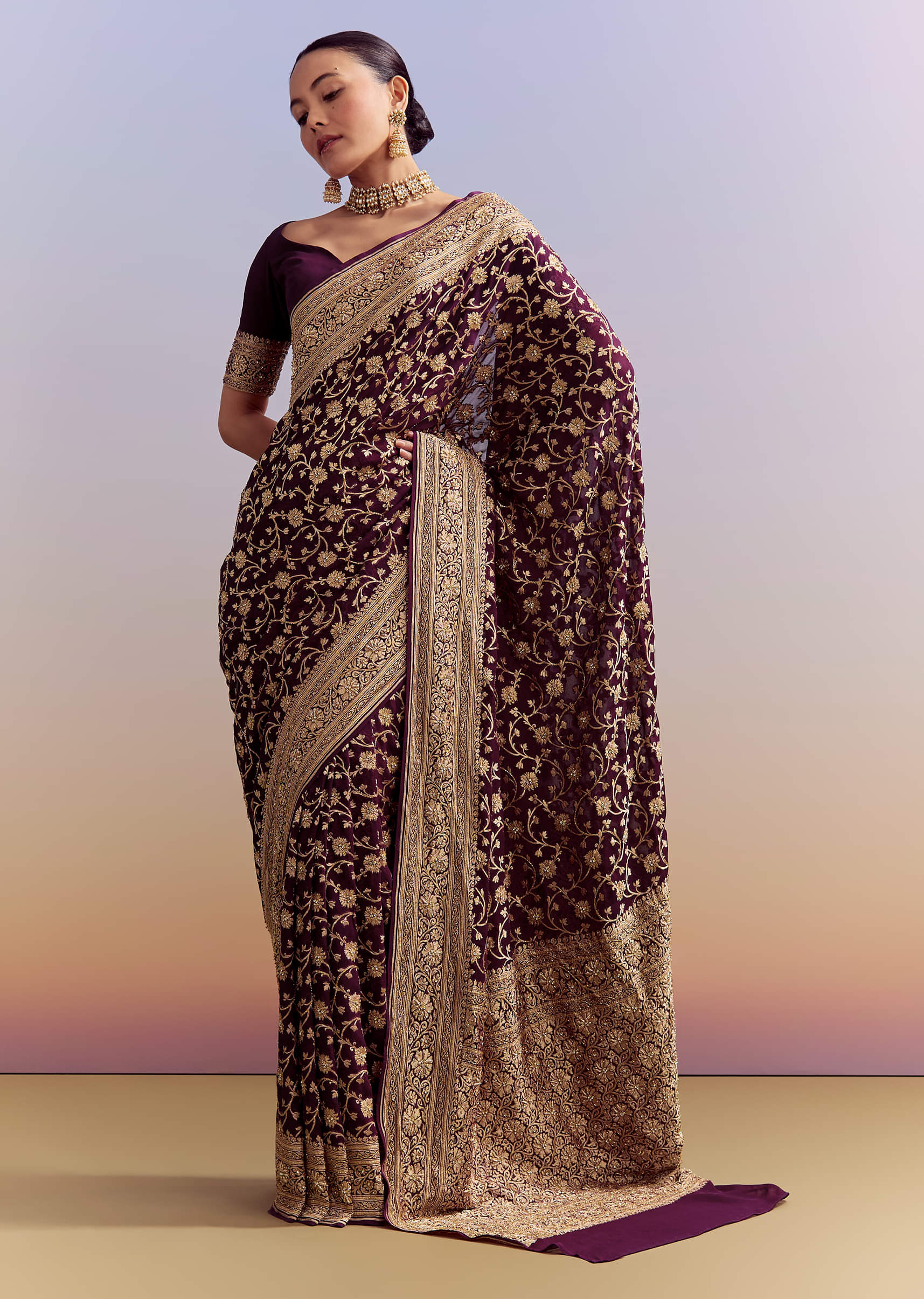 wine-banarasi-silk-saree-with-heavy-zari-and-jaal-work-sg169153-3.jpg