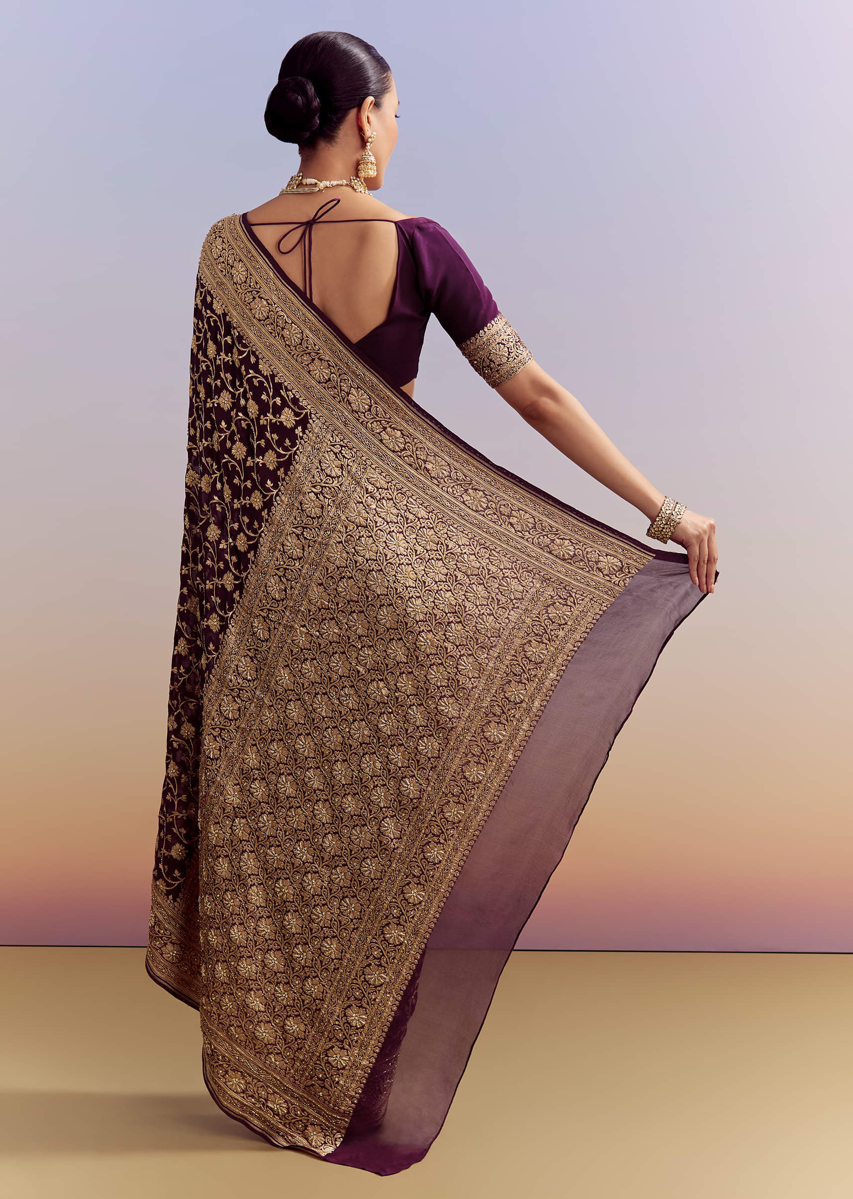 wine-banarasi-silk-saree-with-heavy-zari-and-jaal-work-sg169153-4.jpg