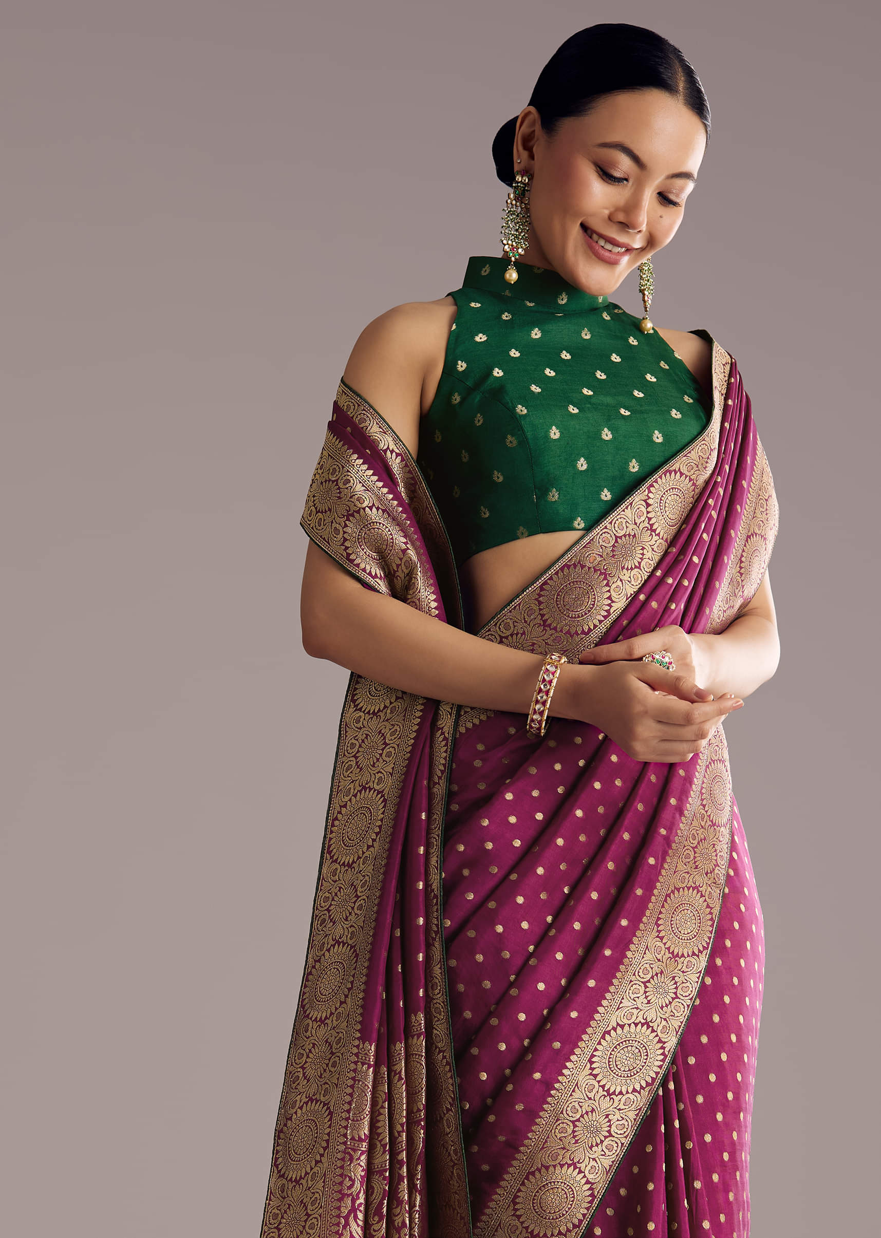 wine-dola-silk-saree-with-butti-work-and-floral-border-sg311867-5_038fd142-e95e-4054-806e-fd6e5db2060c.jpg