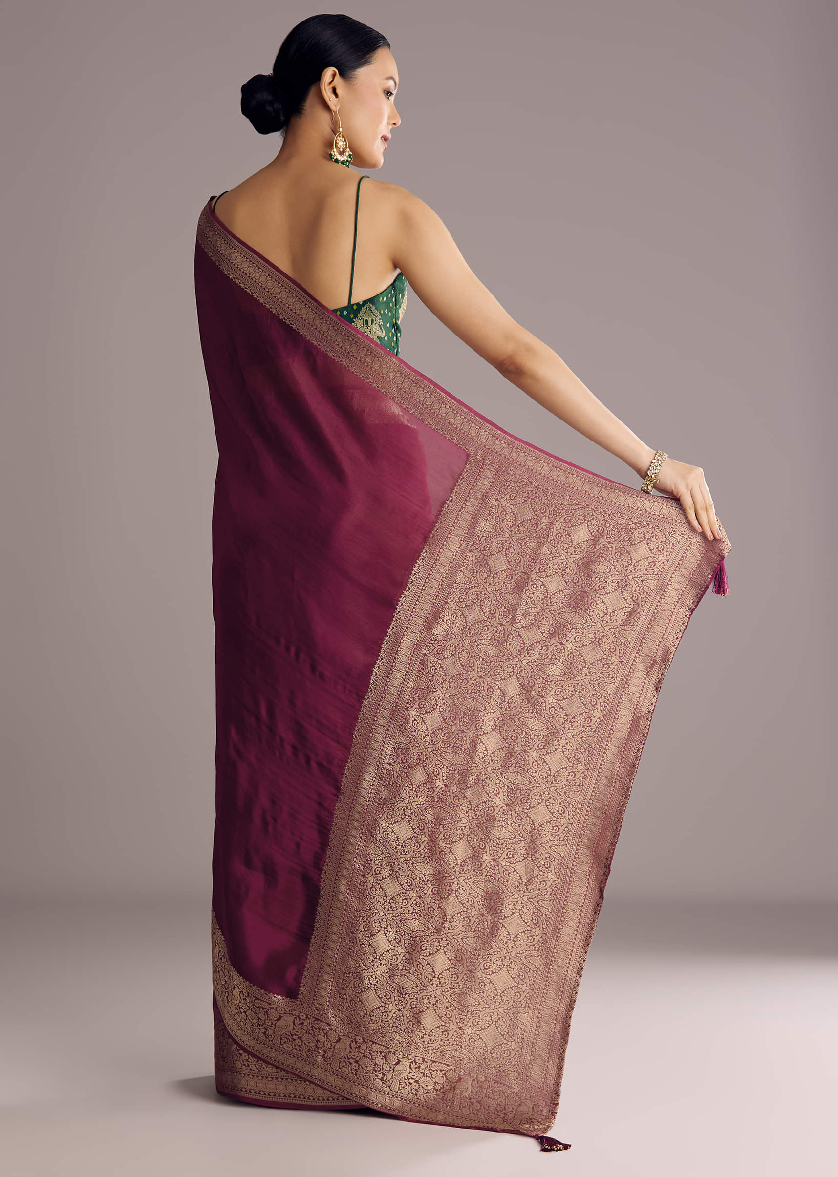wine-dola-silk-saree-with-woven-border-and-pallu-sg311883-4_ca670f4b-03fd-4e47-82ad-3097df82e3da.jpg