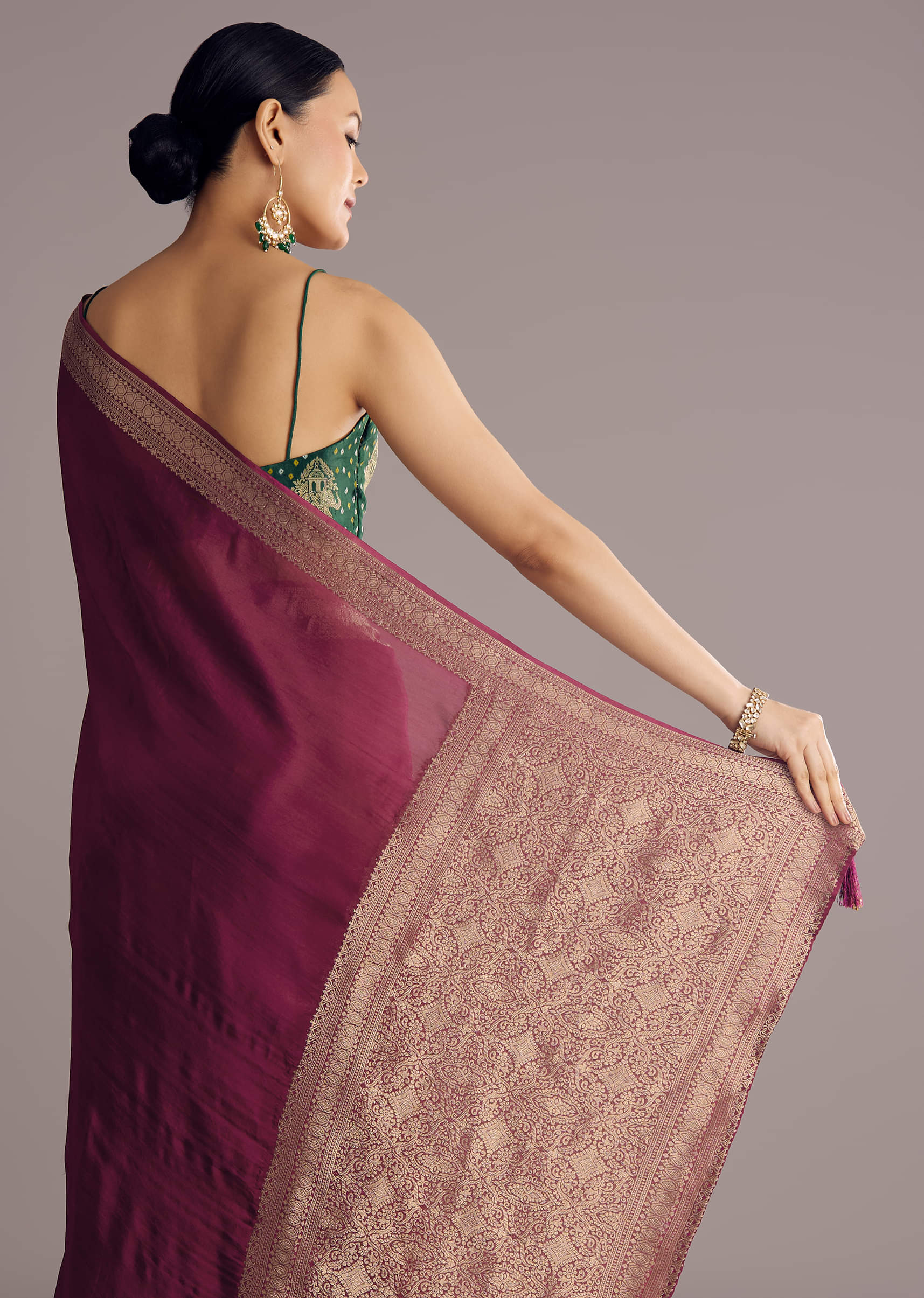 wine-dola-silk-saree-with-woven-border-and-pallu-sg311883-6_4705012e-958f-48d1-9d66-d1f01fa0d0b3.jpg