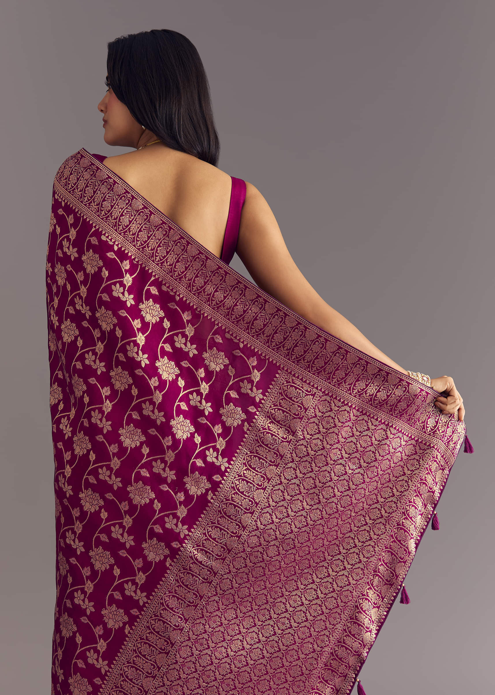 wine-dola-silk-saree-with-zari-jaal-and-border-work-sg284659-6_5ba6f090-6357-4a86-bea6-e0d0747ff9bb.jpg