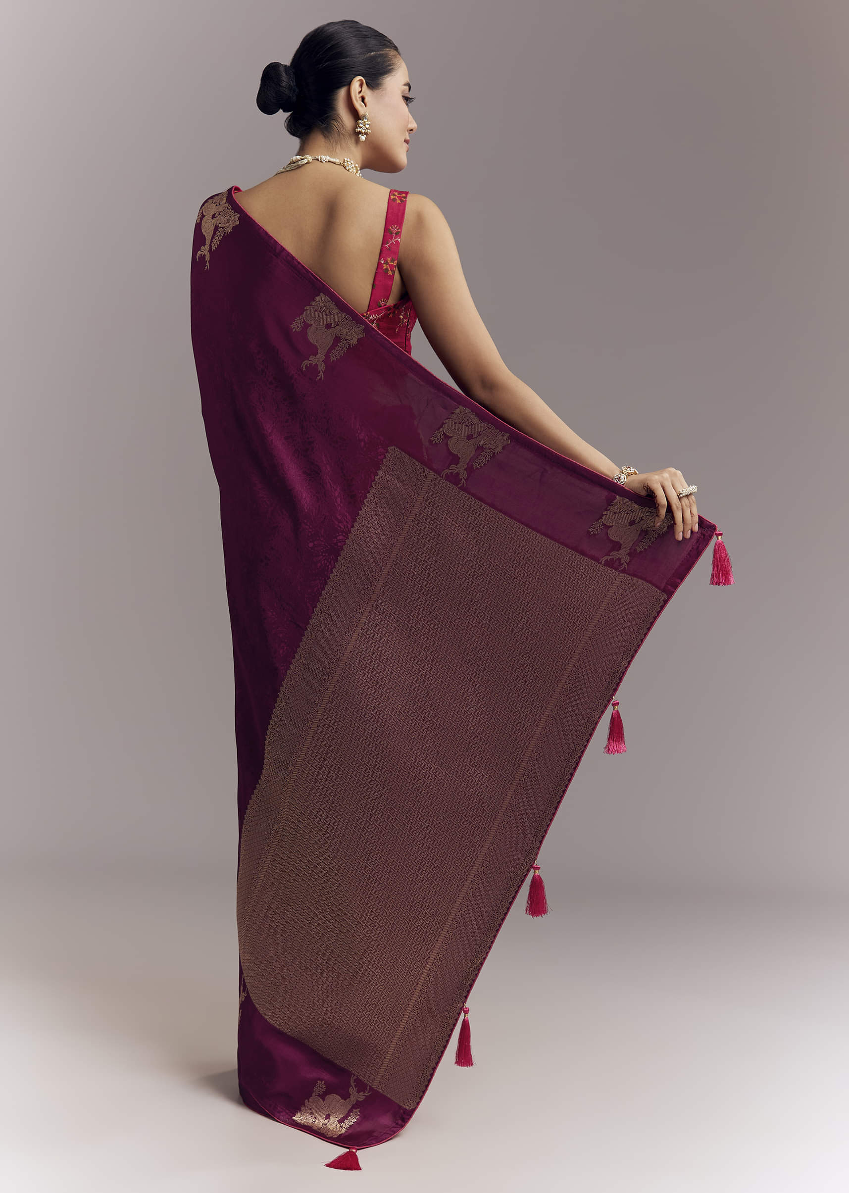 wine-jacquard-silk-woven-saree-with-brocade-work-and-embroidery-sg350486-4.jpg