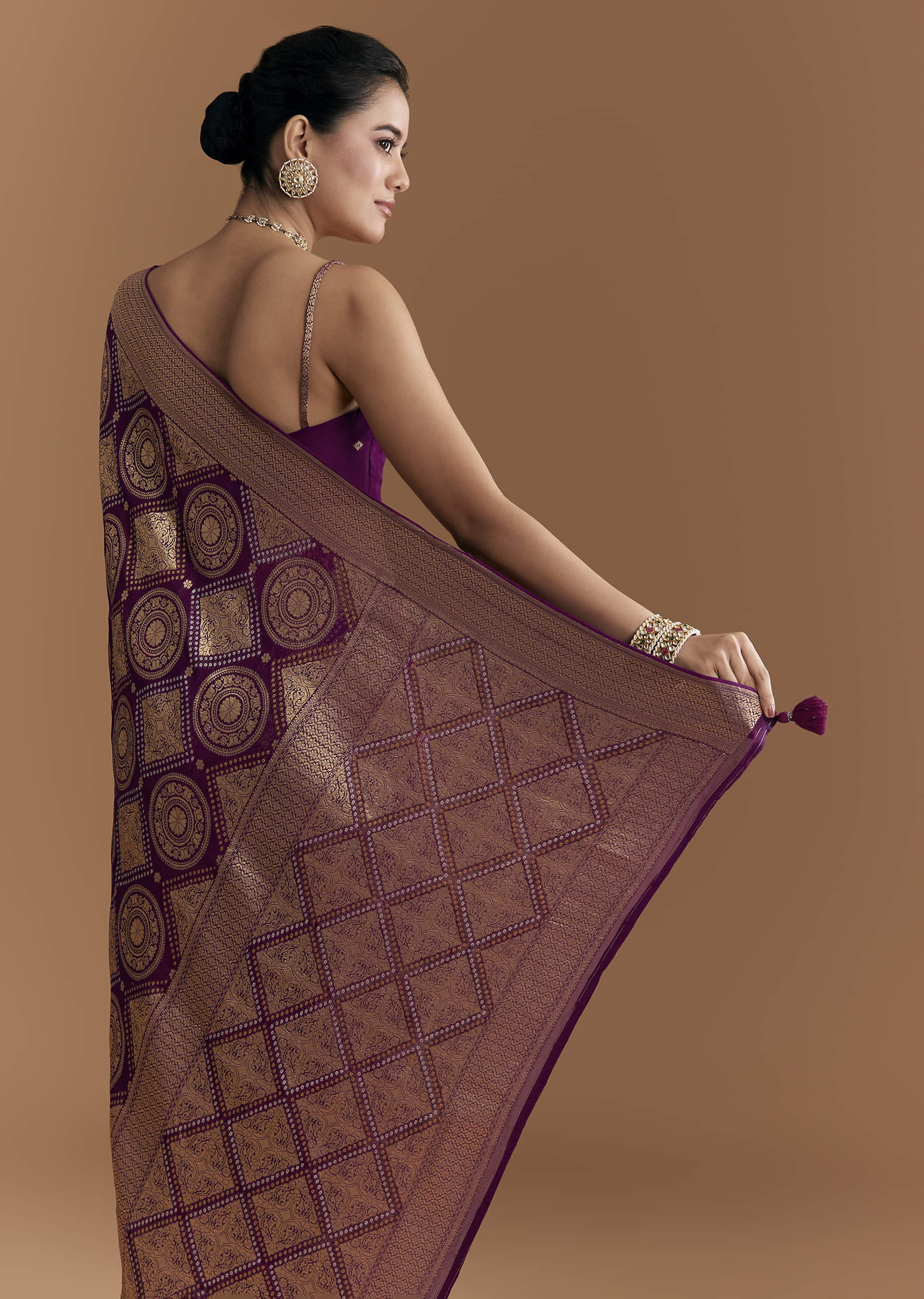 wine-khadhi-georgette-saree-with-geometric-motifs-in-zari-work-sg346191-6.jpg