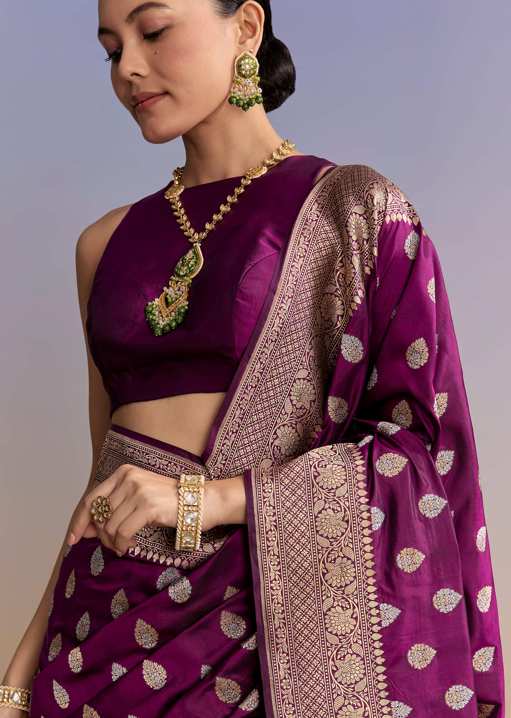 wine-silk-handwoven-banarasi-saree-with-zari-butti-sg342737-2.jpg