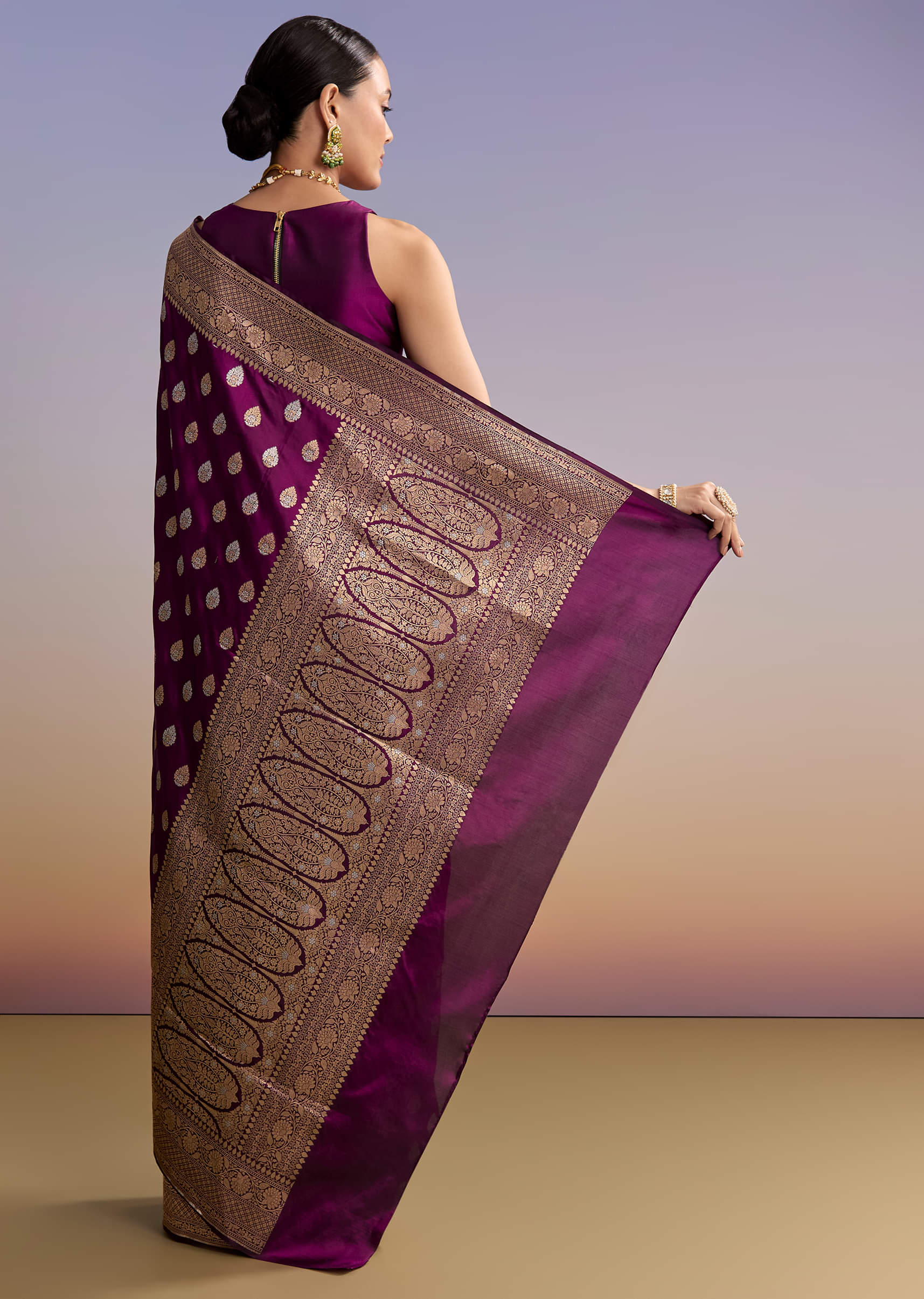 wine-silk-handwoven-banarasi-saree-with-zari-butti-sg342737-4.jpg