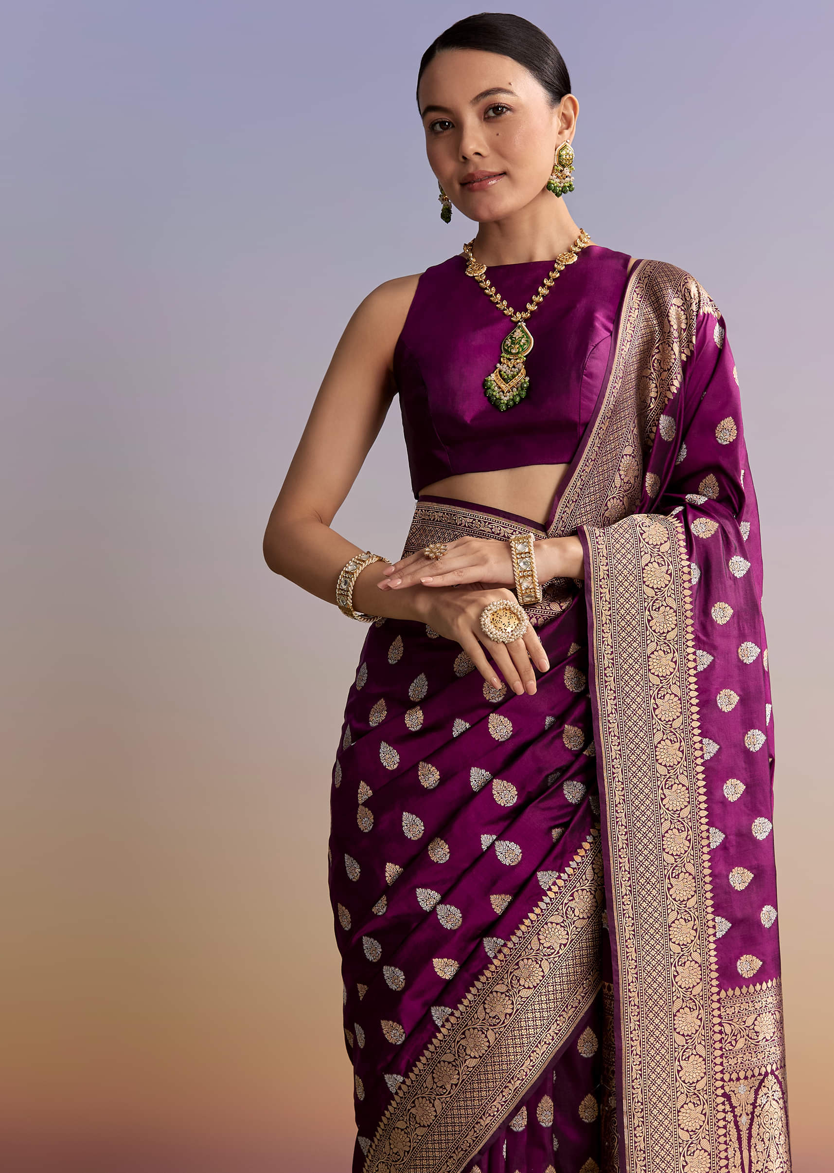 wine-silk-handwoven-banarasi-saree-with-zari-butti-sg342737-5.jpg