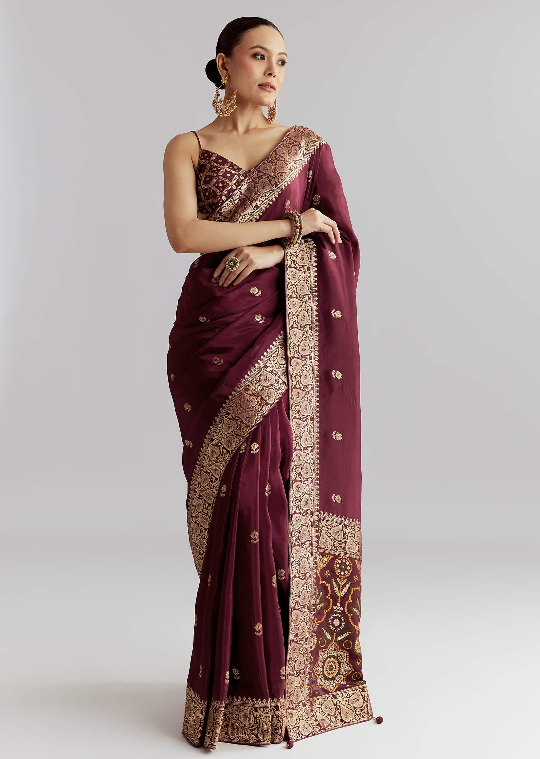 wine-silk-woven-saree-with-floral-motif-work-sg350483-3.jpg