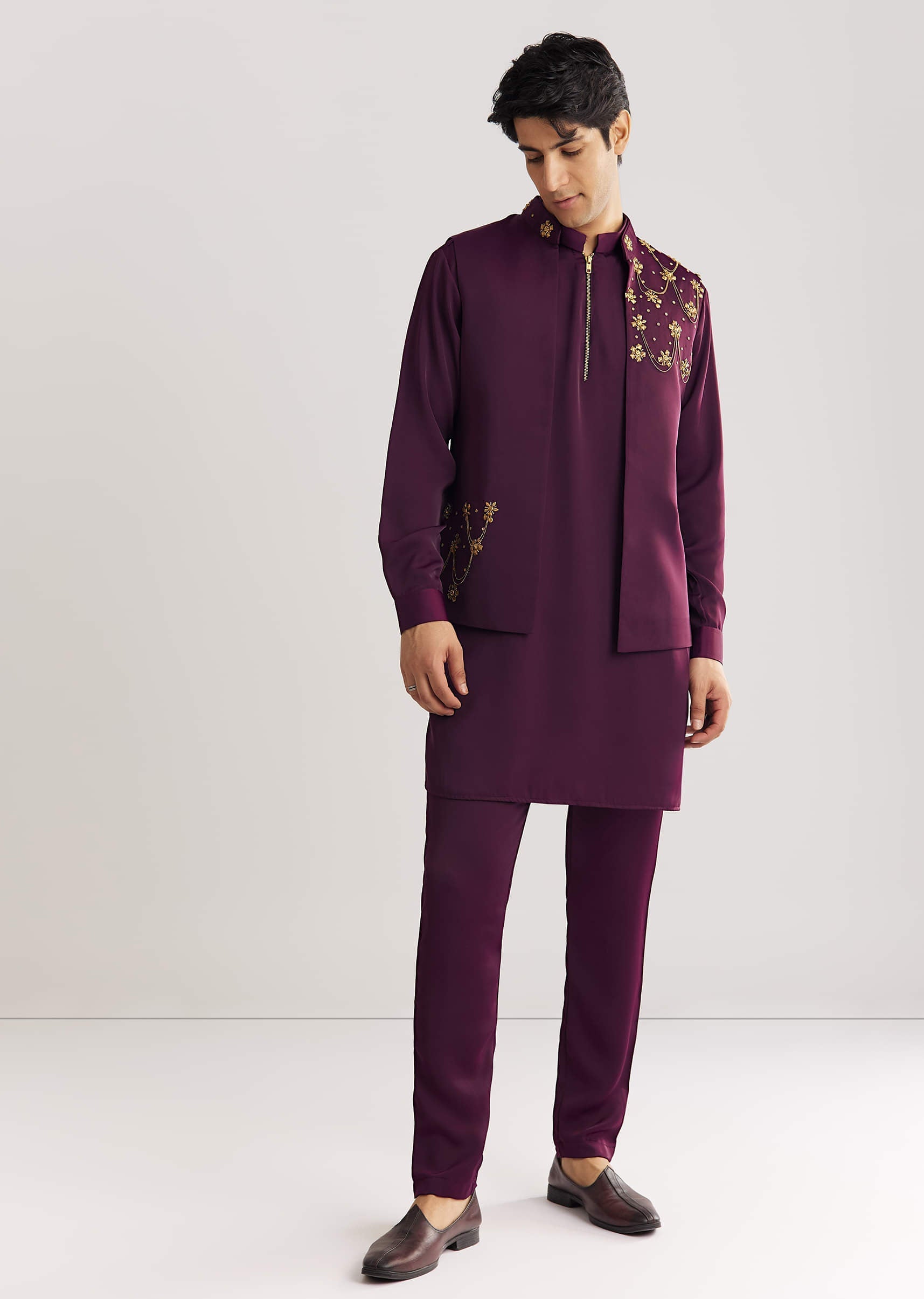 wine-suiting-jacket-kurta-set-with-metal-accents-sg323760-2_08e6bce4-70b8-48c5-9e7e-17474cb82ee6.jpg