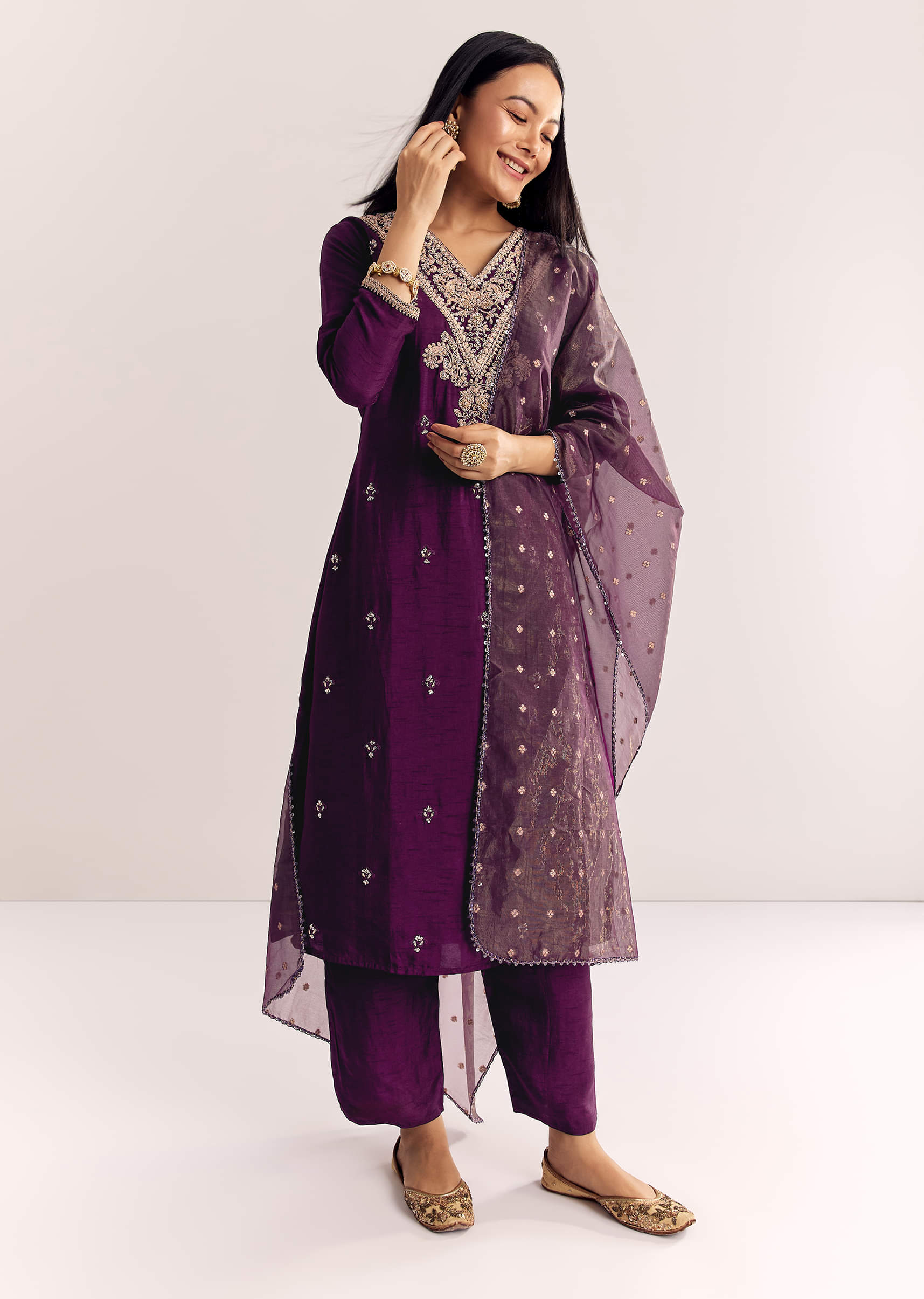 wine-zardosi-work-dola-silk-kurta-suit-with-organza-dupatta-sg324459-2_1e048584-5317-4811-94ef-60df37dbeaea.jpg
