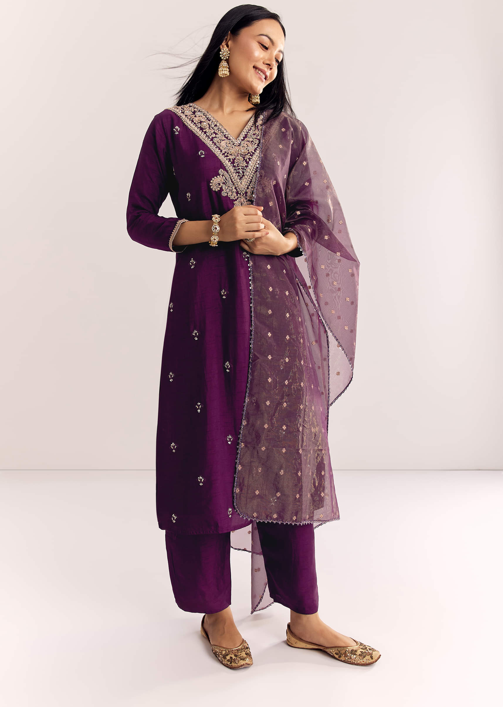 wine-zardosi-work-dola-silk-kurta-suit-with-organza-dupatta-sg324459-4_93f59ee5-c4ff-4642-bcf2-1a050e58faa9.jpg