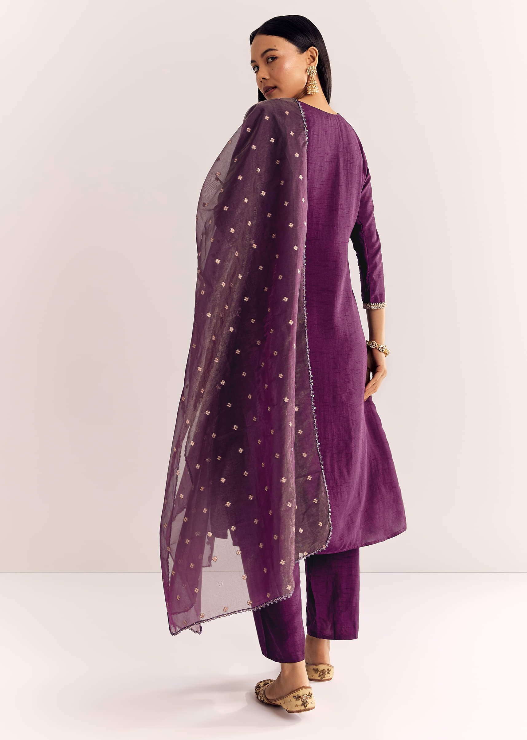 wine-zardosi-work-dola-silk-kurta-suit-with-organza-dupatta-sg324459-5_20ffe8a9-c301-46cb-88a1-1a017f833159.jpg