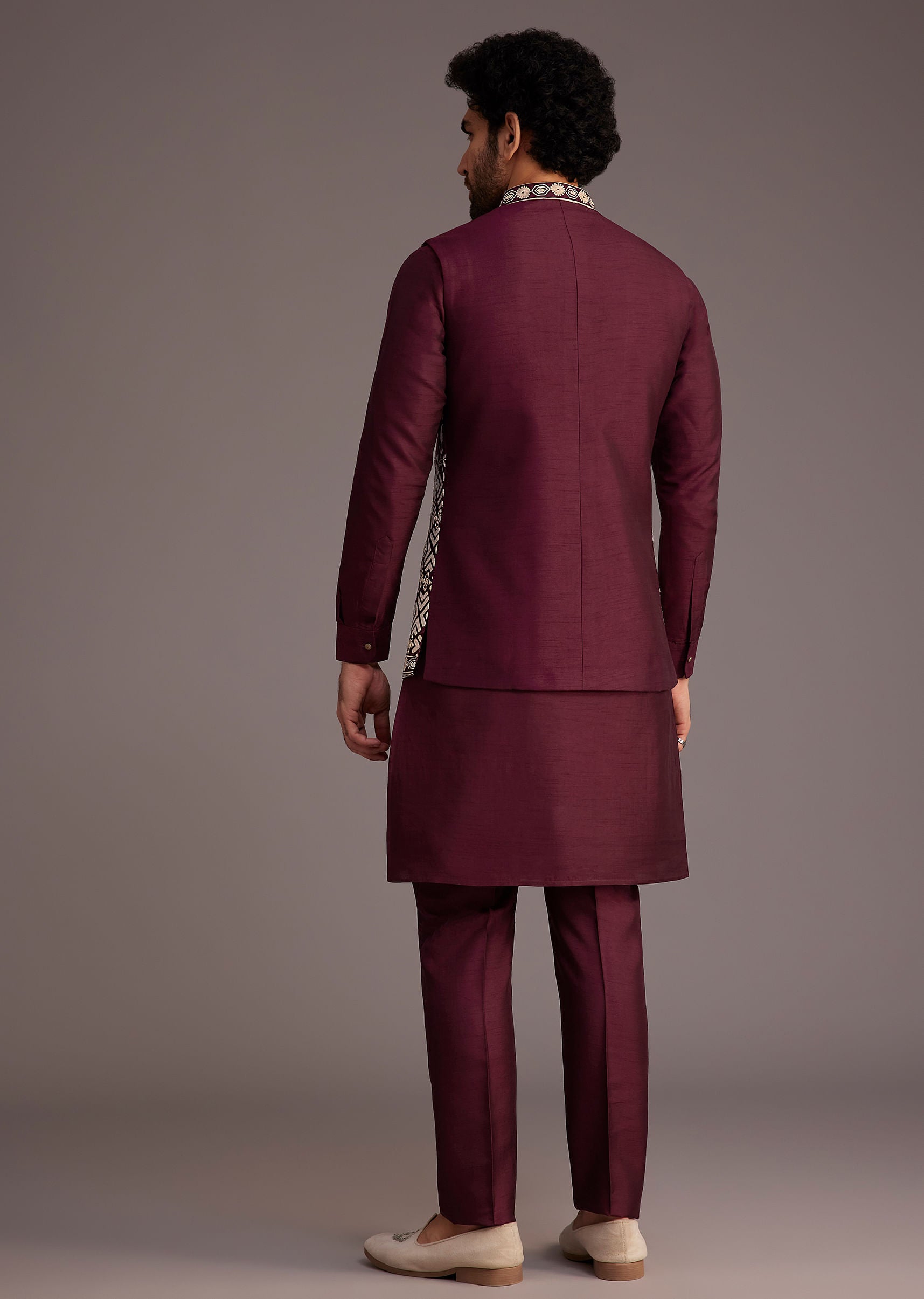 wine_floral_embroidered_jacket_kurta-sg259813_2_00ad13ca-7d65-4919-9a32-06e430c7c754.jpg