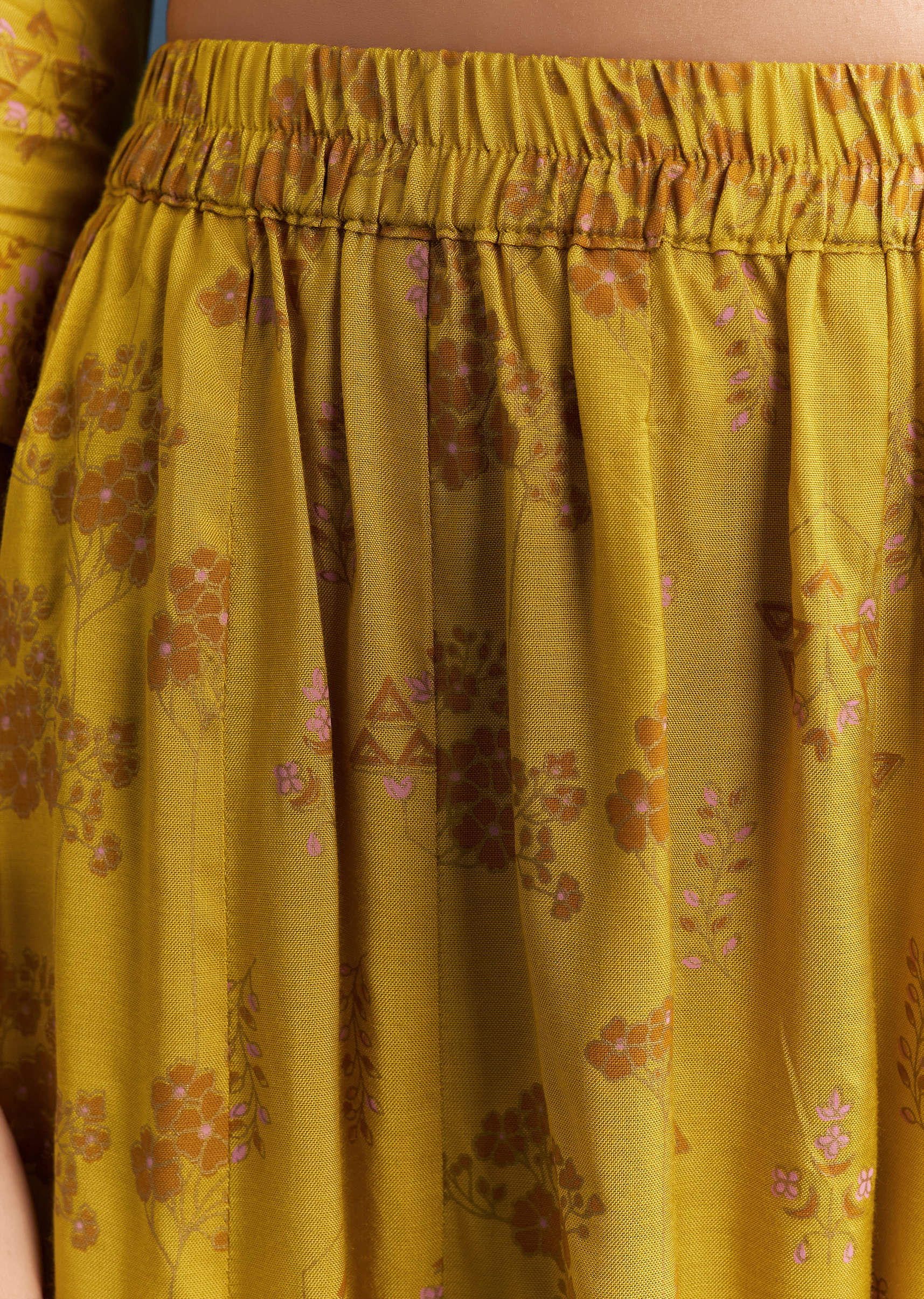 yellow-cotton-printed-anarkali-suit-with-mirror-and-thread-embroidery-6.jpg