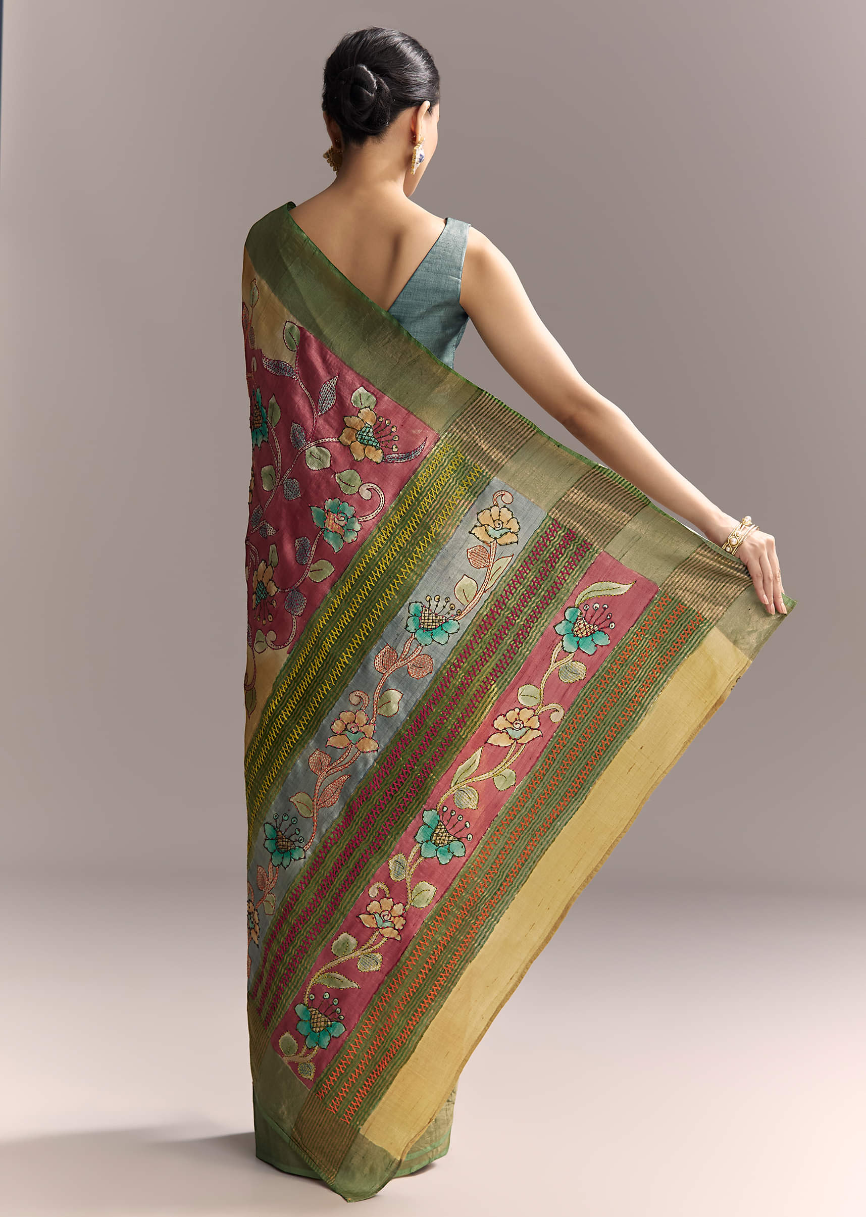 yellow-cotton-saree-with-hand-painted-motifs-and-green-border-sg317775-4.jpg