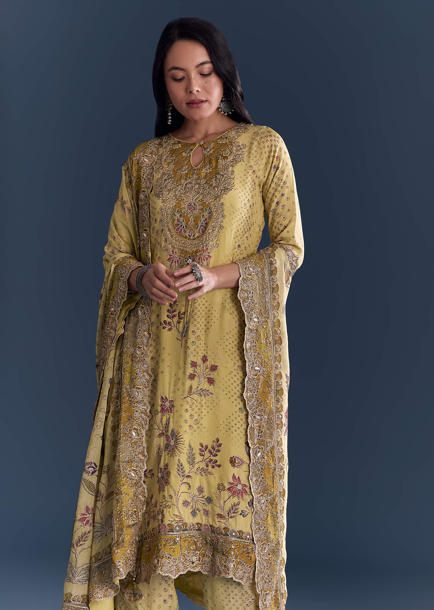 yellow-crepe-kurta-set-with-indie-print-and-zari-work-sg344081-4.jpg