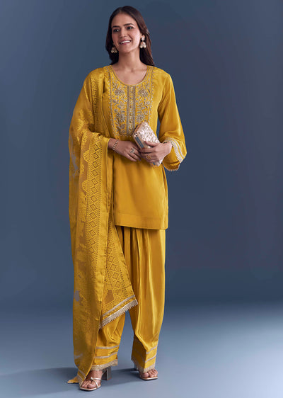 yellow-crepe-kurta-set-with-zardosi-work-and-farzi-pants-sg344722-1.jpg