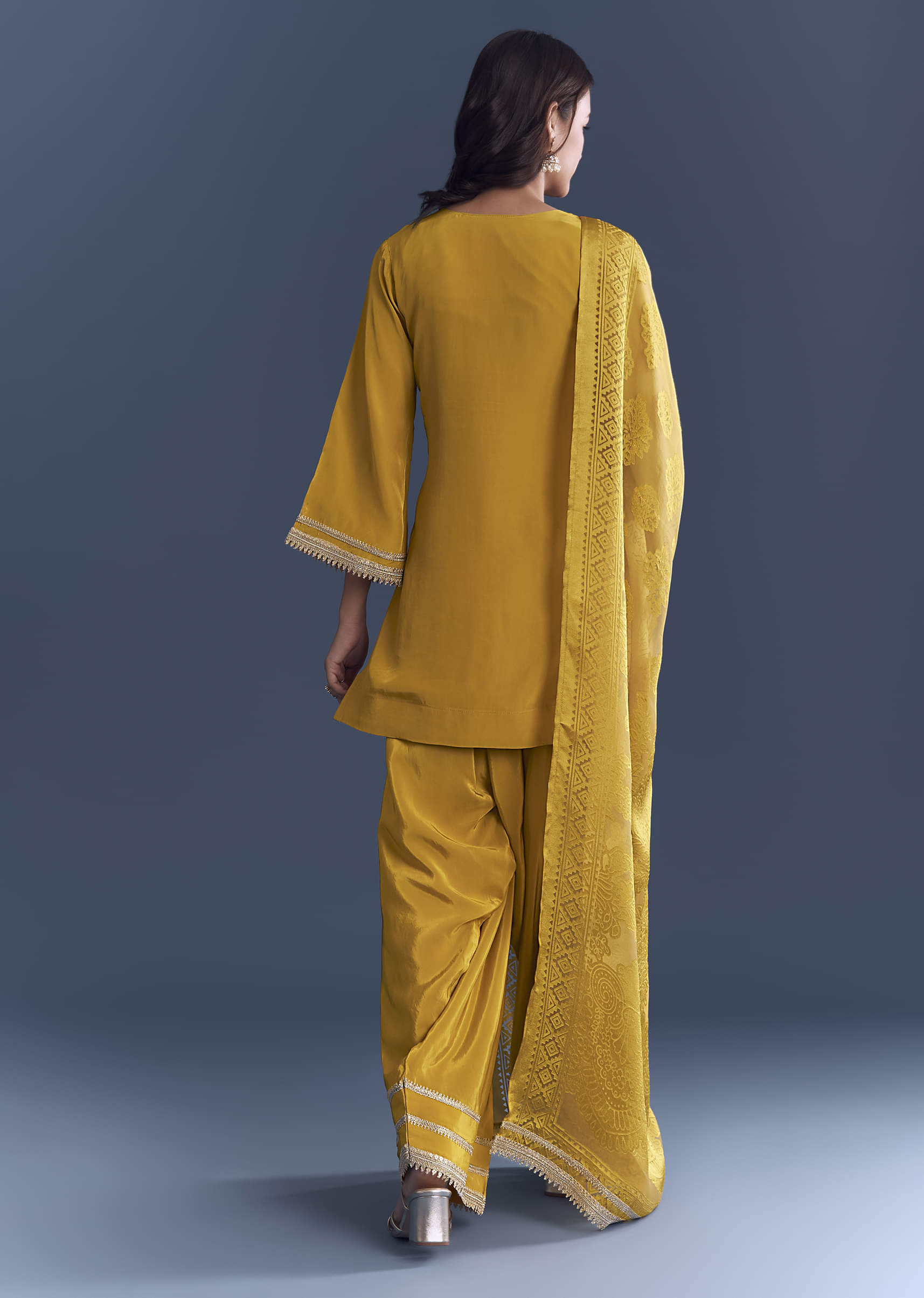 yellow-crepe-kurta-set-with-zardosi-work-and-farzi-pants-sg344722-5.jpg