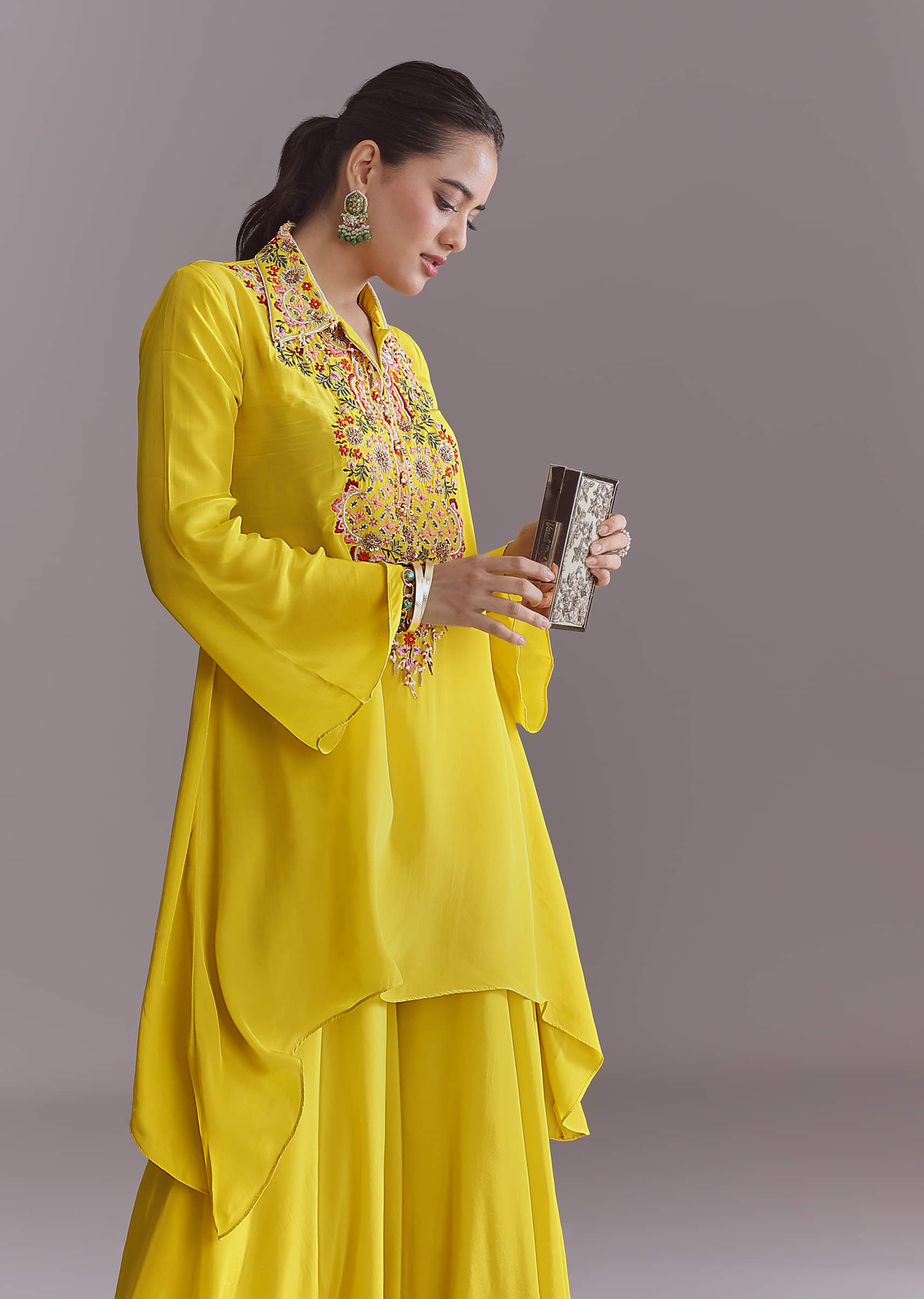 yellow-crepe-palazzo-suit-with-thread-and-resham-work-sg319432-4.jpg