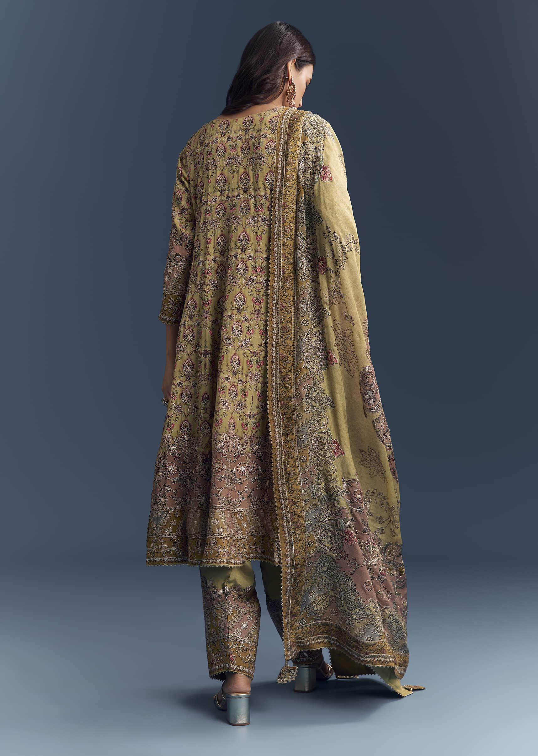 yellow-crepe-printed-kurta-set-with-gota-work-5.jpg