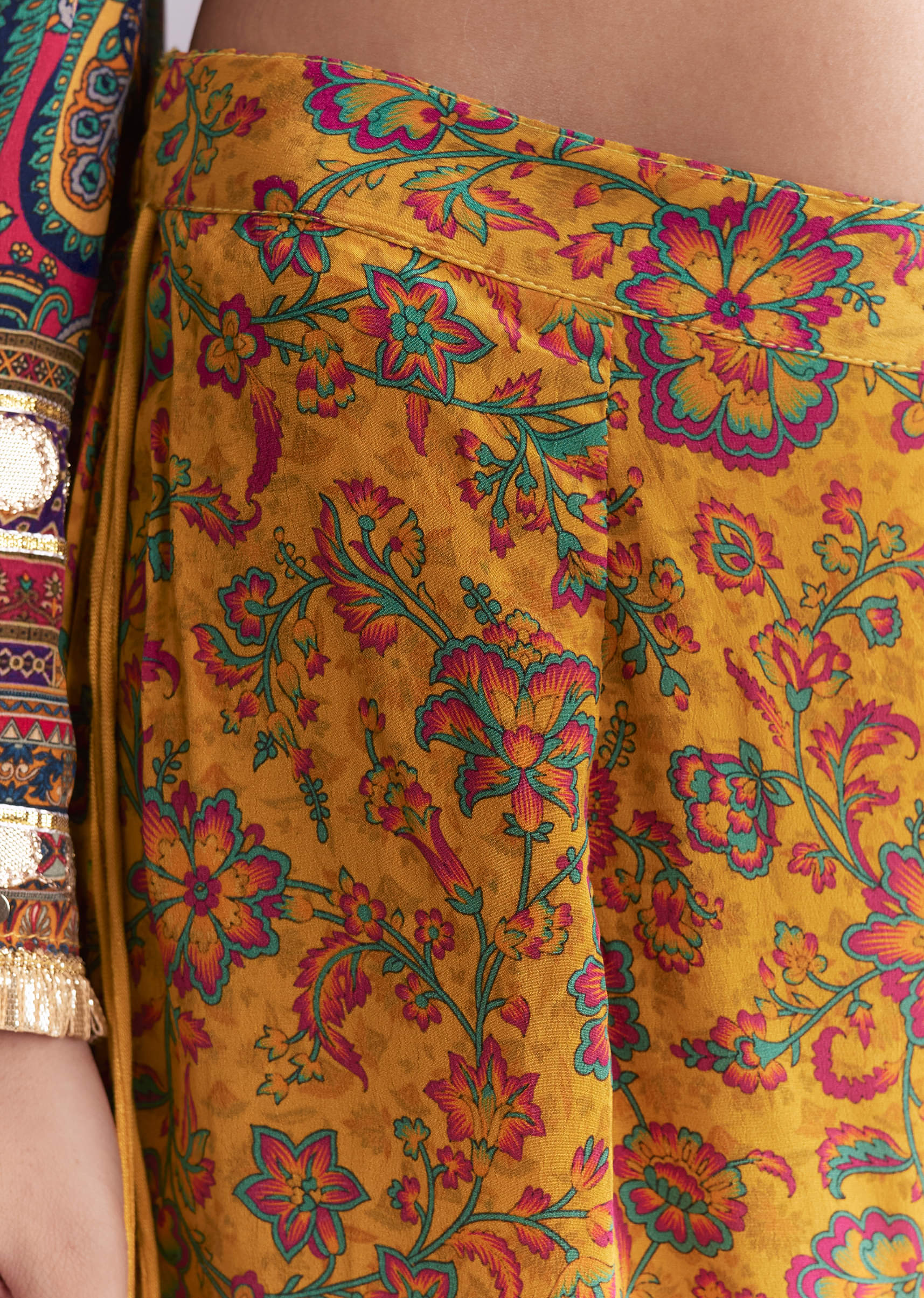 yellow-crepe-printed-sharara-suit-with-gota-detail-and-potli-sg313932-6.jpg