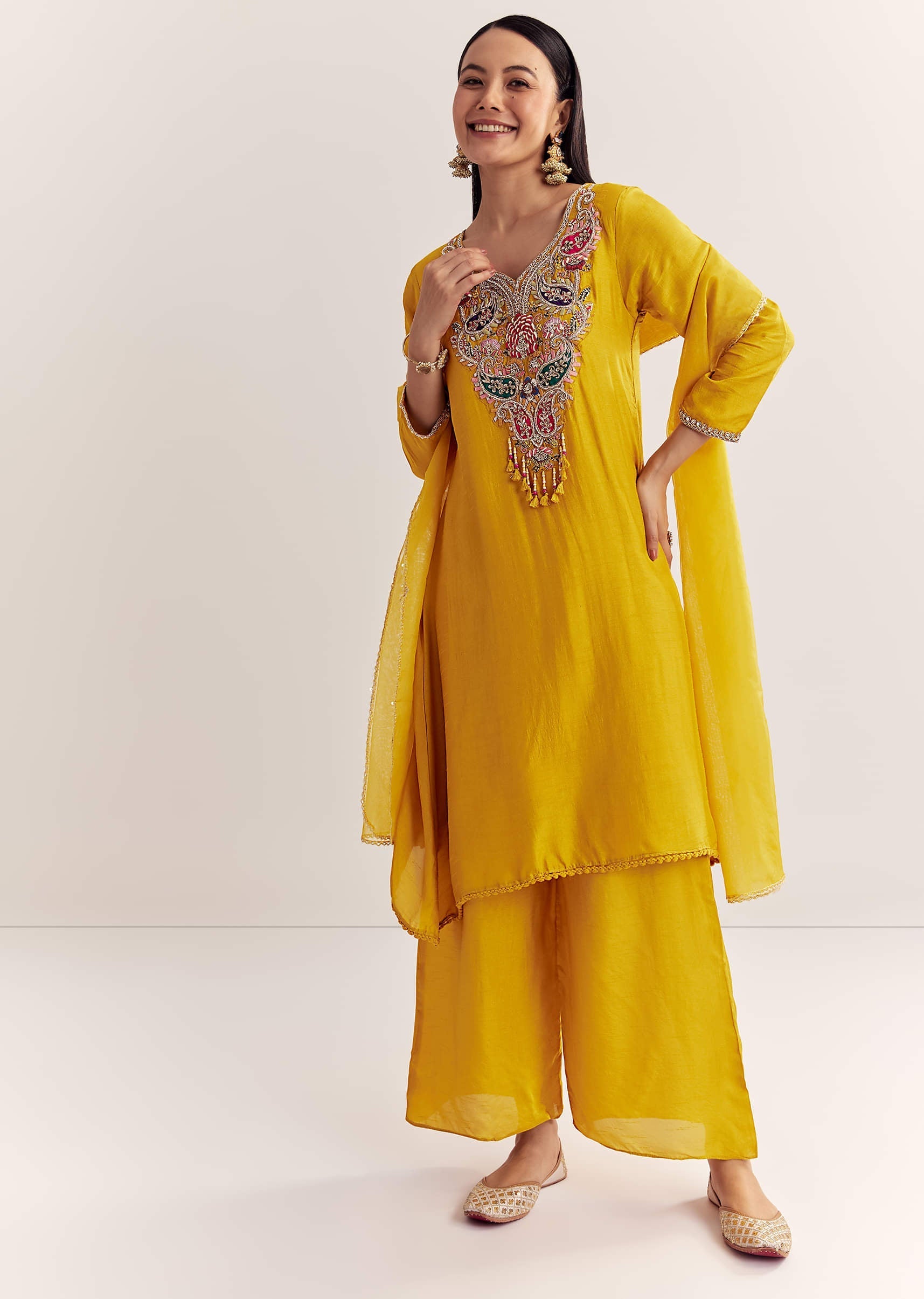 yellow-dola-silk-kurta-dupatta-set-with-zardosi-and-thread-work-sg324559-4_56e5ca9b-c5aa-4ff4-8fb0-9dc6a065801d.jpg
