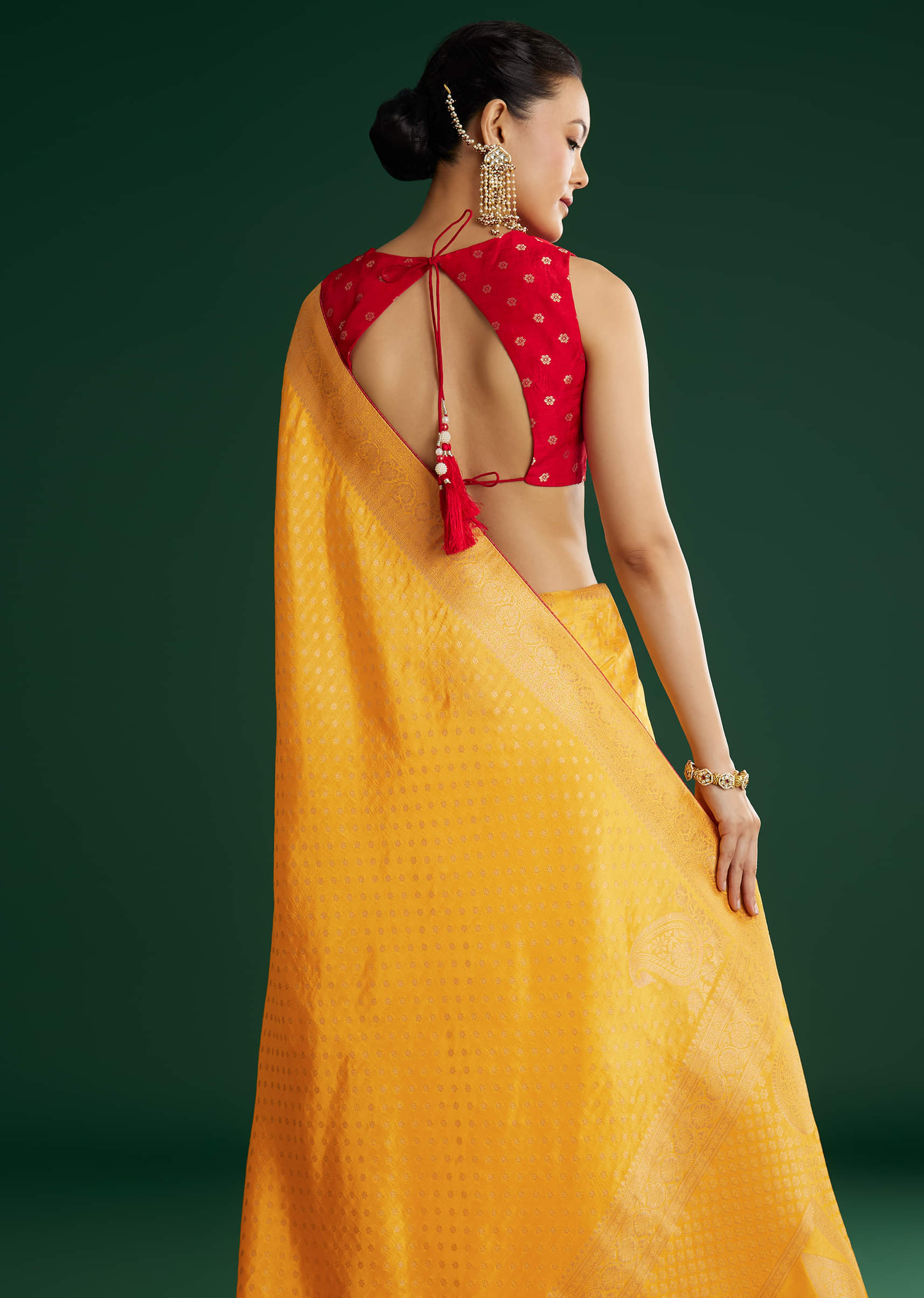 yellow-dola-silk-saree-with-butti-weave-sg311863-4_5a5f2e39-ed95-4562-a581-0c7775953990.jpg