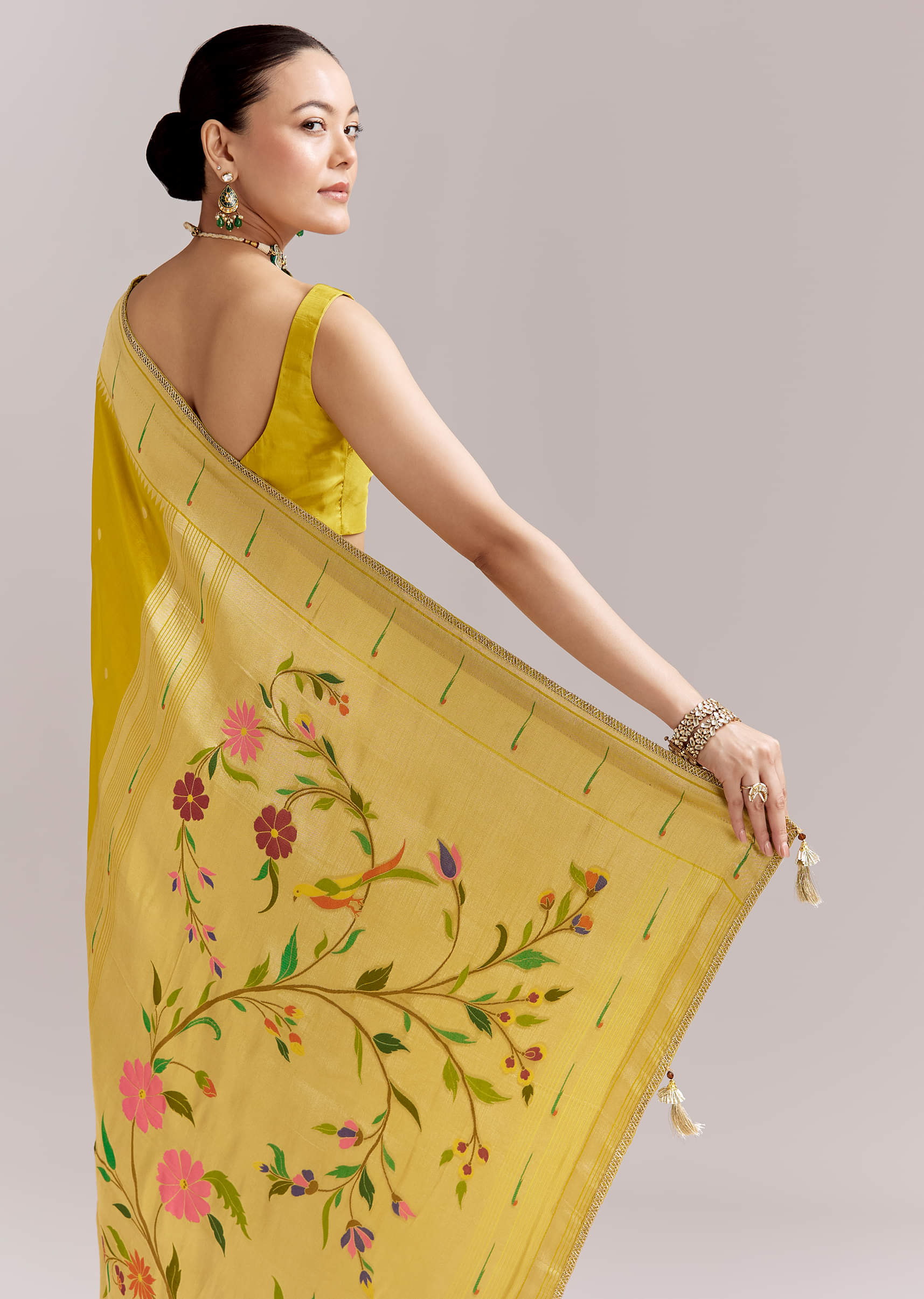 yellow-dola-silk-woven-muniya-paithani-saree-with-zari-border-sg352308-6.jpg