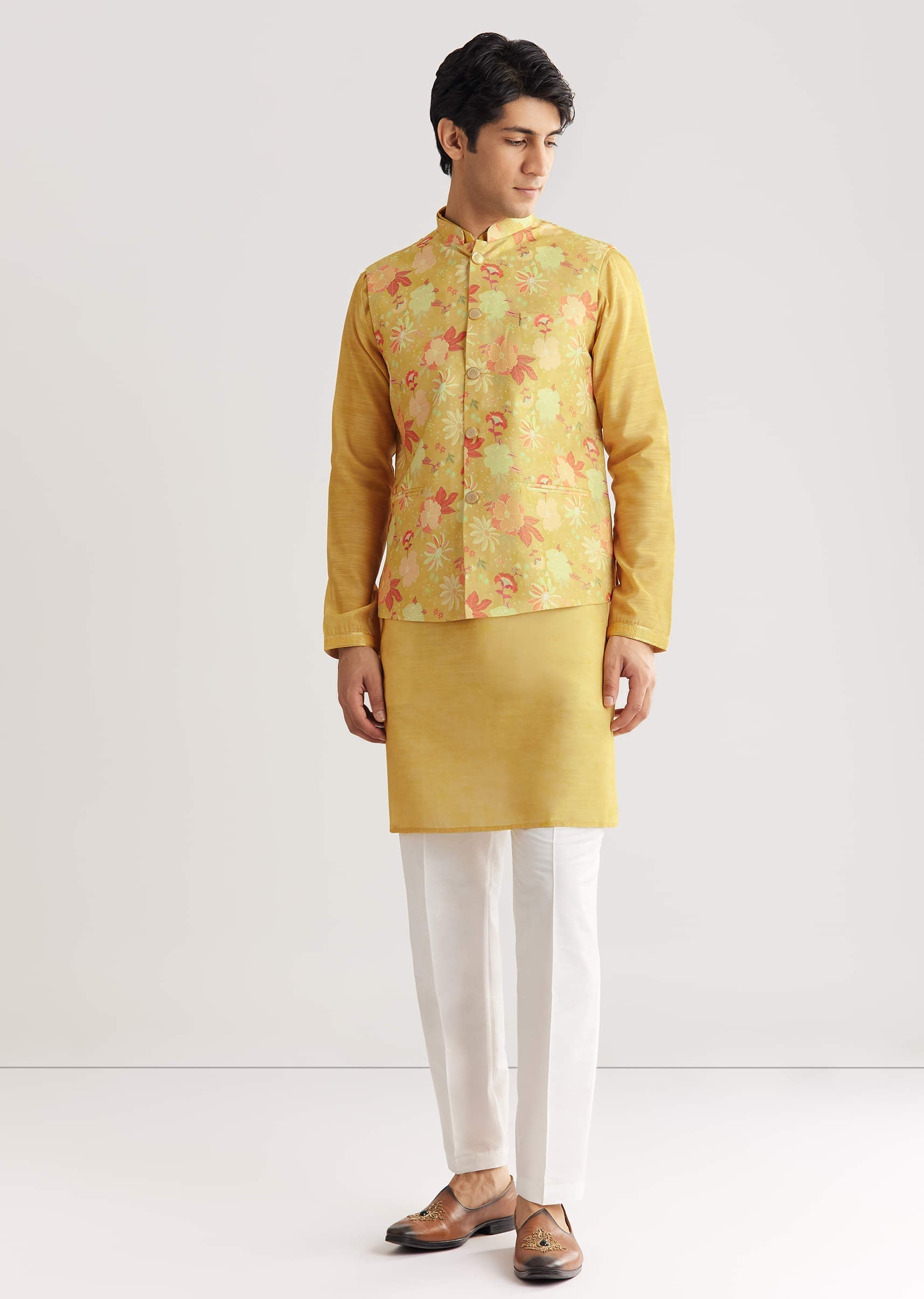 yellow-floral-printed-jacket-kurta-set-sg310393-4_2_cd9d9ece-94ad-4cc8-b4b1-38fe32cba396.jpg