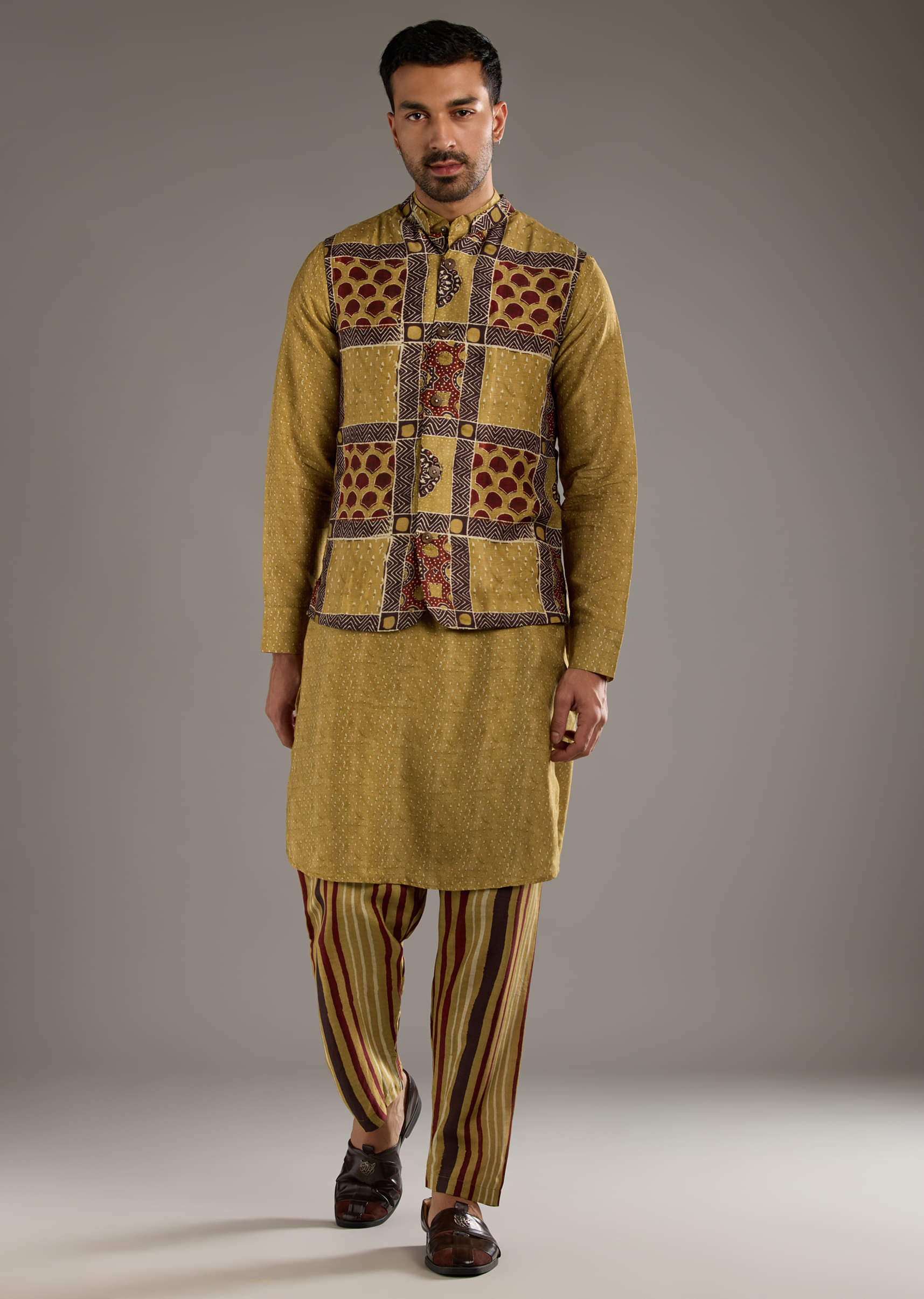 yellow-linen-kurta-jacket-set-for-men-with-hand-block-ajrakh-print-sg359228-1.jpg