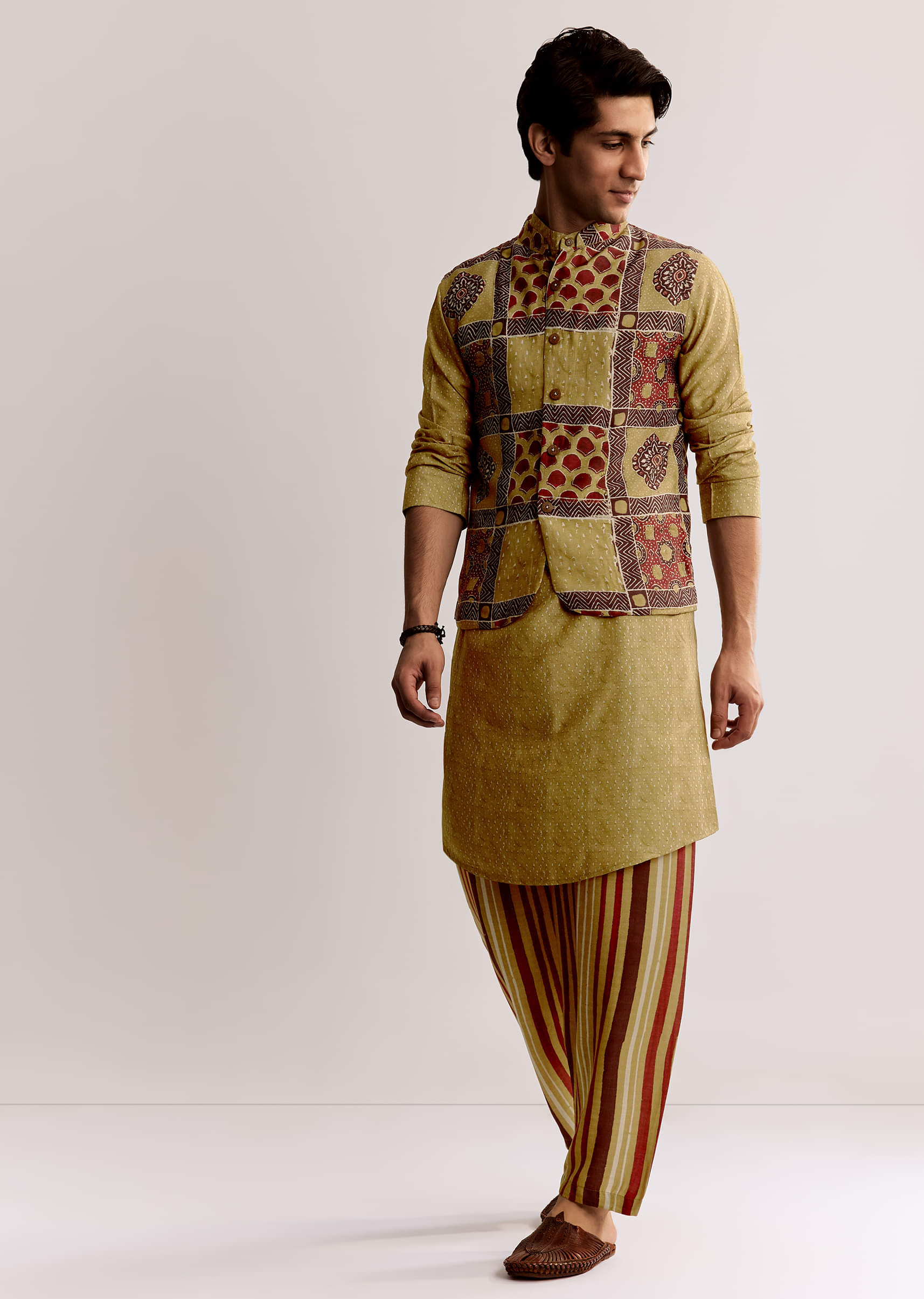 yellow-linen-kurta-jacket-set-with-ajrakh-print-sg318159-2_5b14087d-c6fb-4a09-9241-5e4a7d17671f.jpg