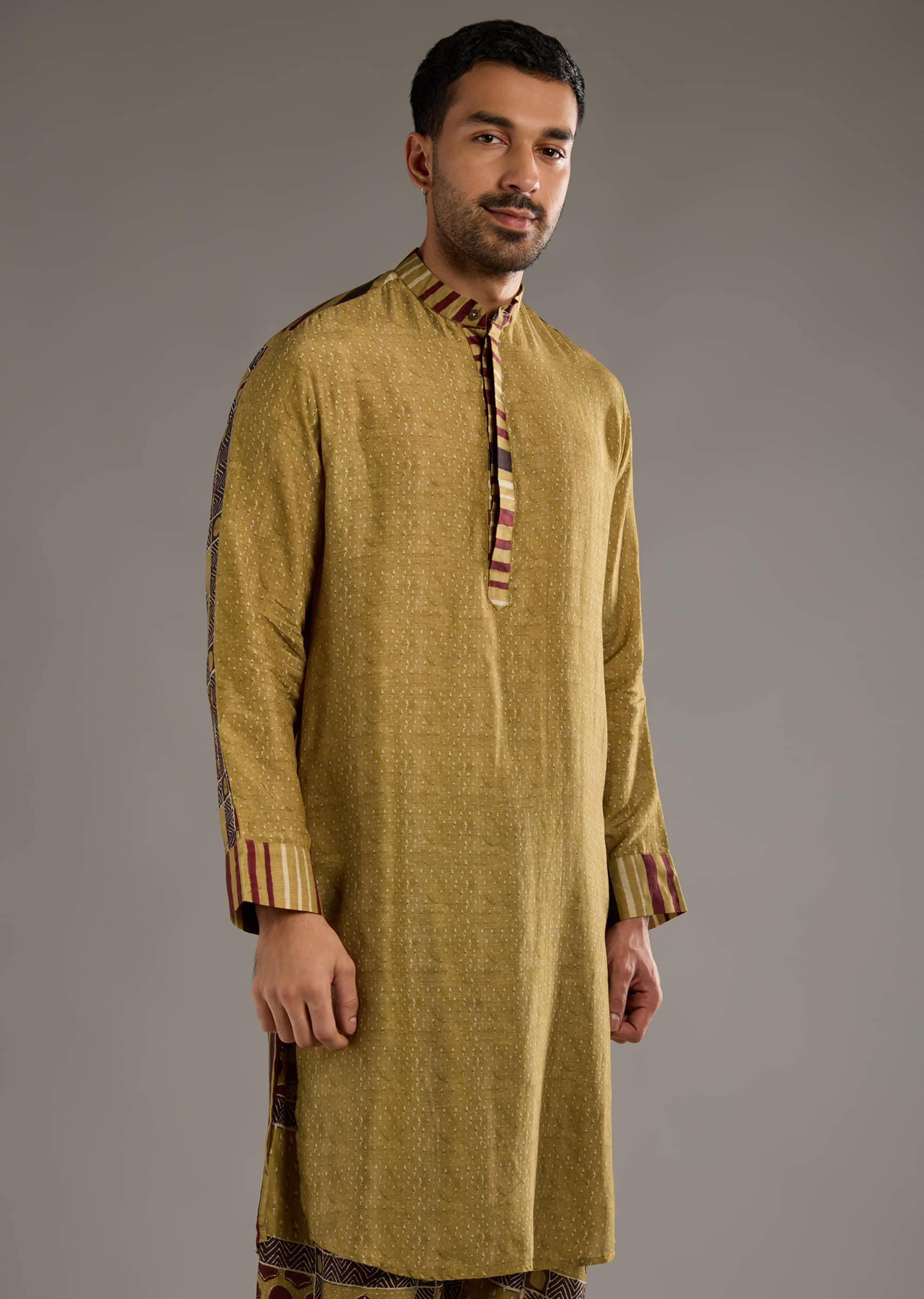 yellow-linen-kurta-set-for-men-with-hand-block-ajrakh-print-sg359252-4.jpg